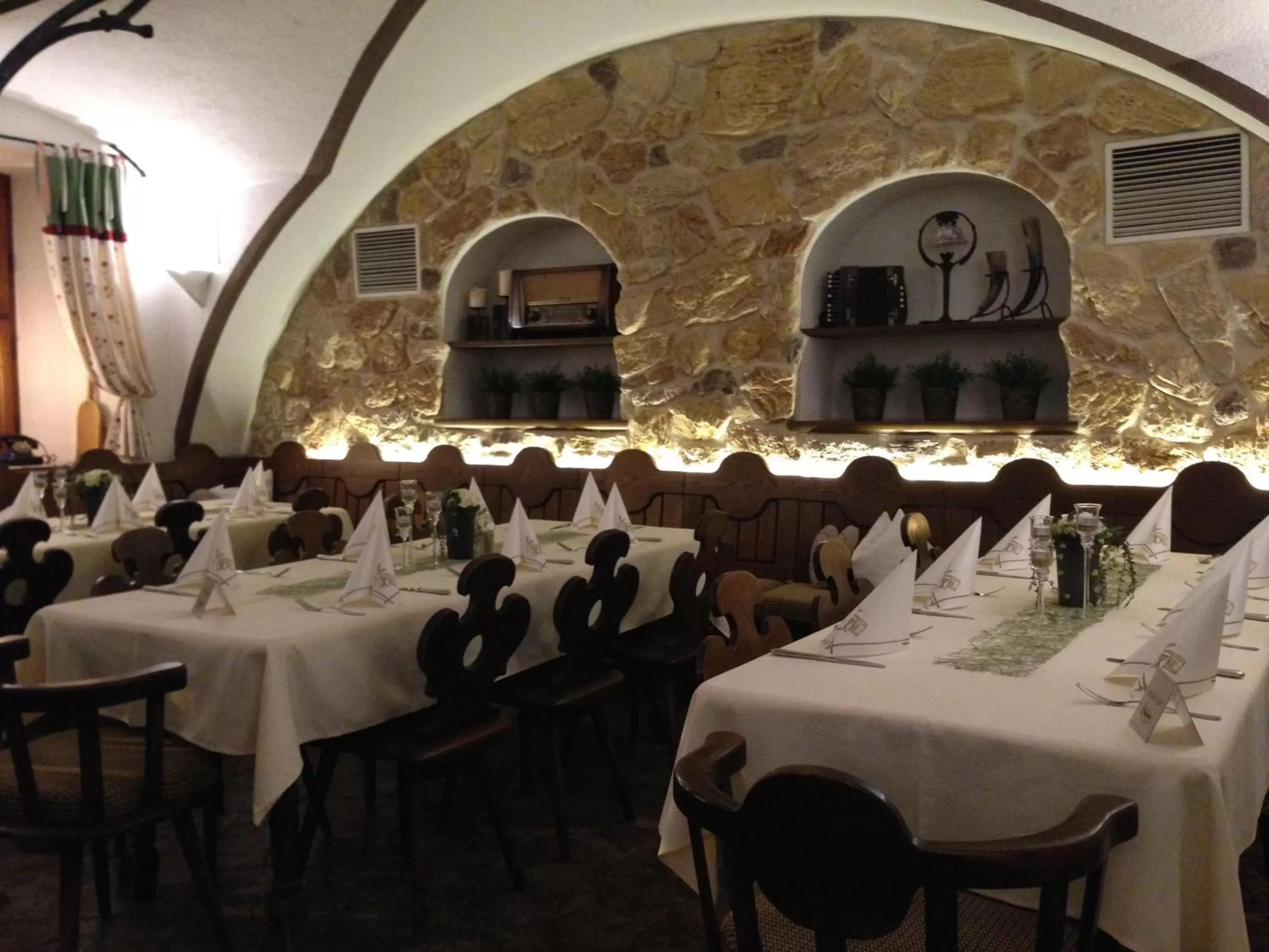 Restaurant/places to eat in Hotel-Restaurant Mayerhofer