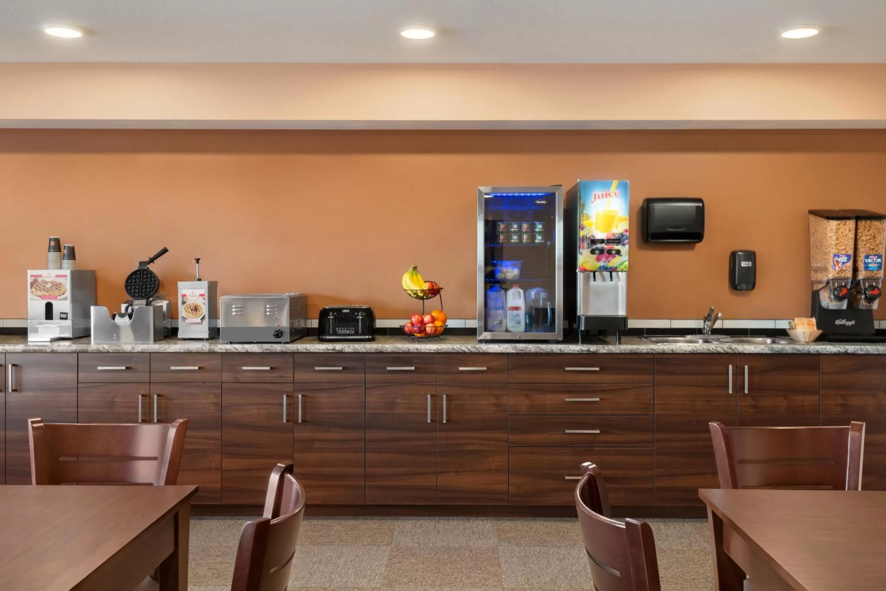 Nightclub / DJ in Travelodge by Wyndham Pincher Creek