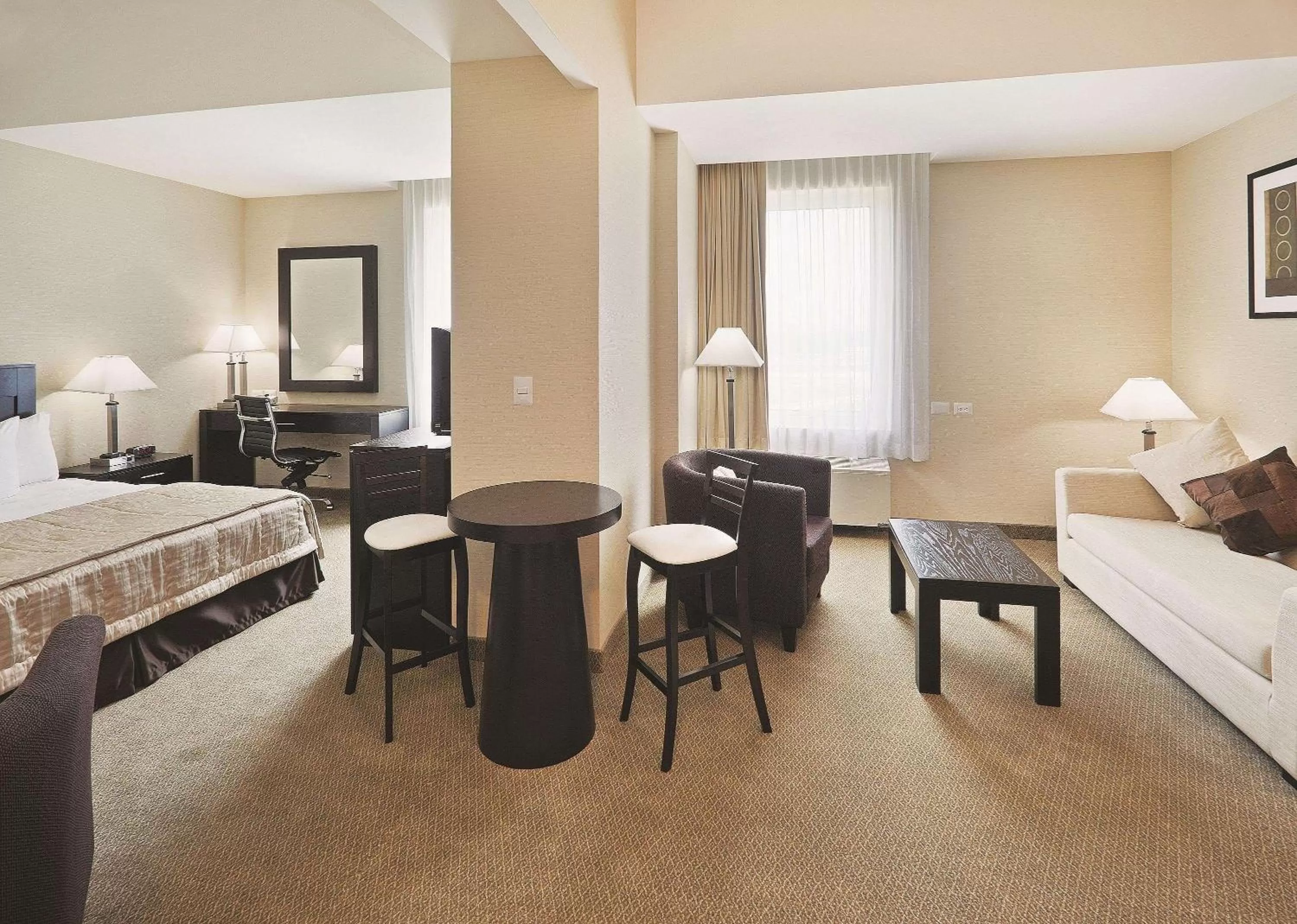 Photo of the whole room in La Quinta by Wyndham Poza Rica