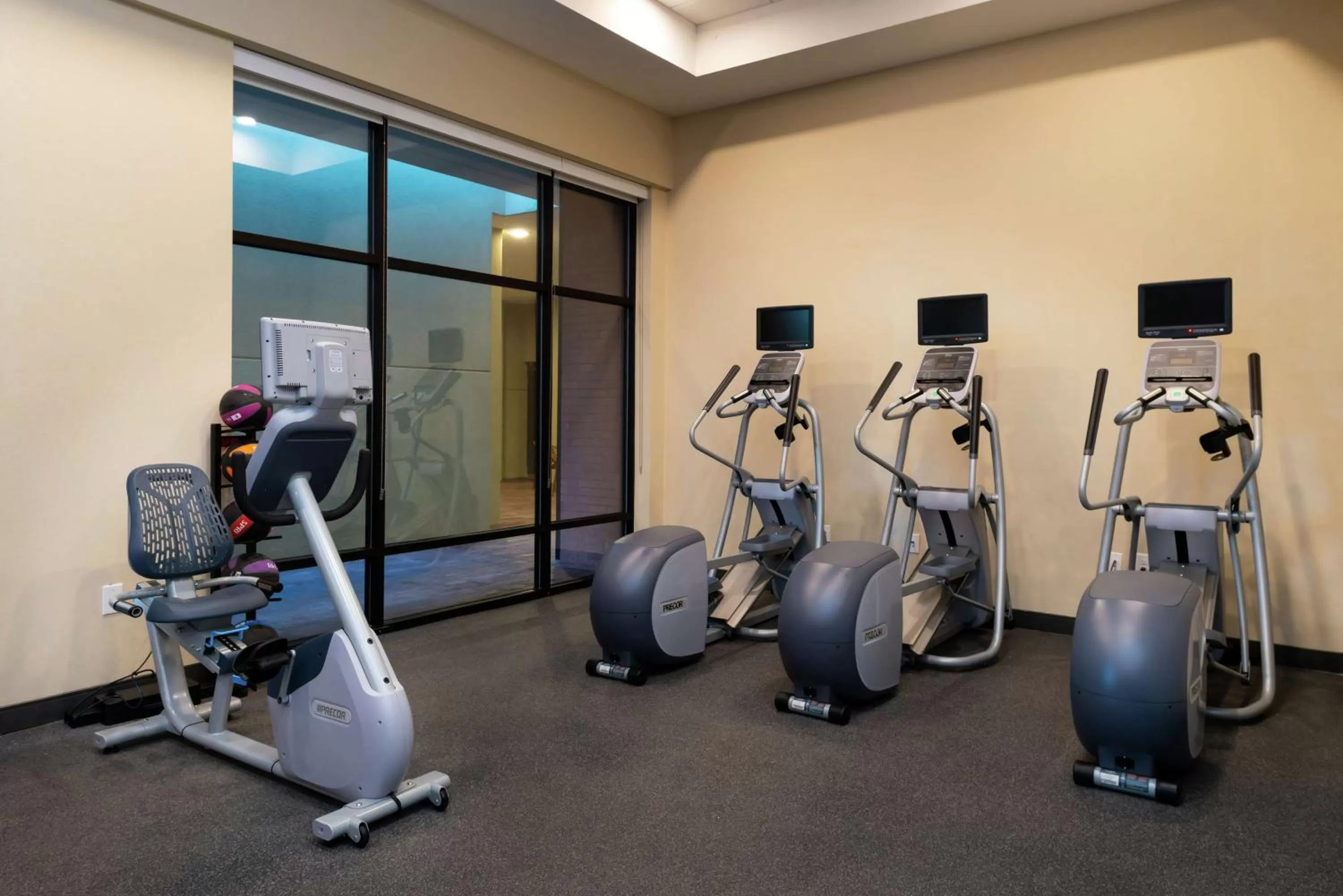 Fitness centre/facilities in Home2 Suites by Hilton Columbia Downtown
