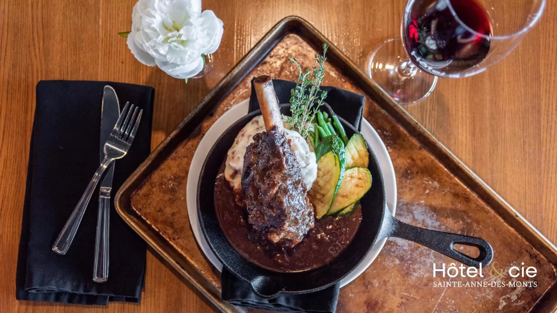 Restaurant/places to eat in Hôtel & cie