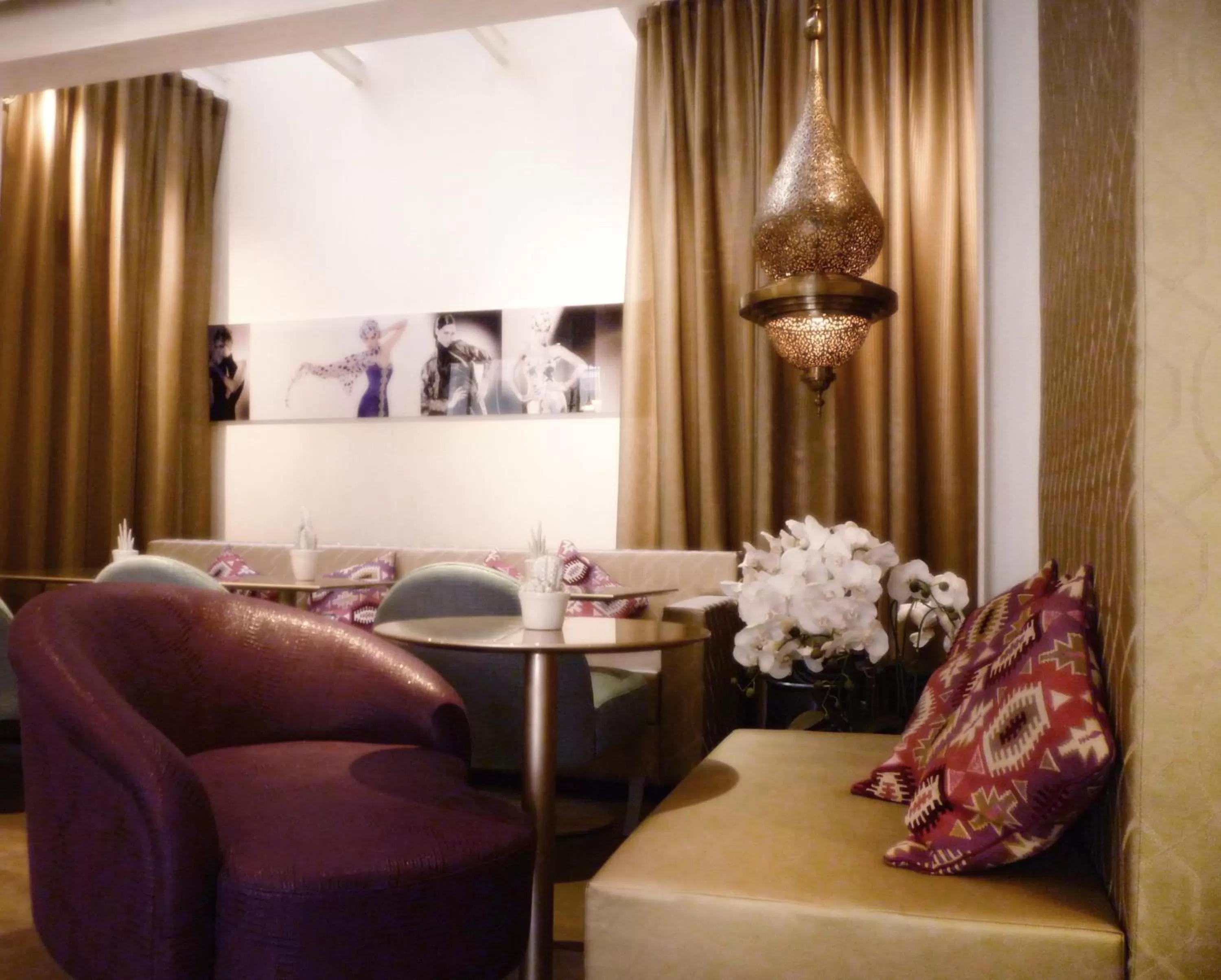 Lounge or bar in Hôtel Mayet