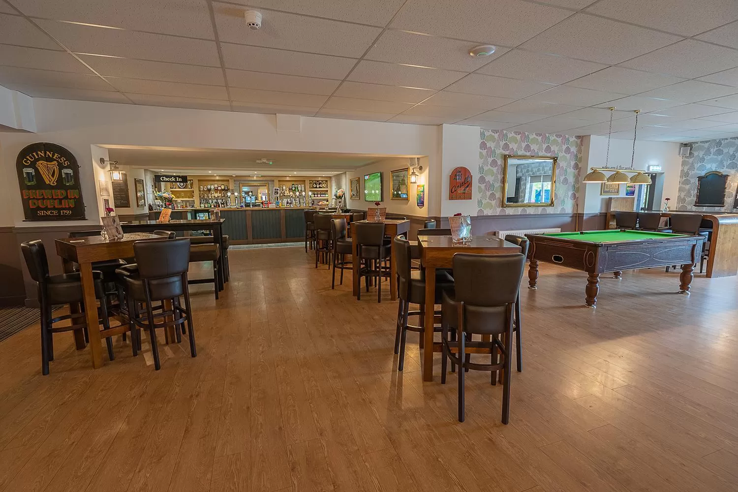 Restaurant/places to eat in Alcester Inn