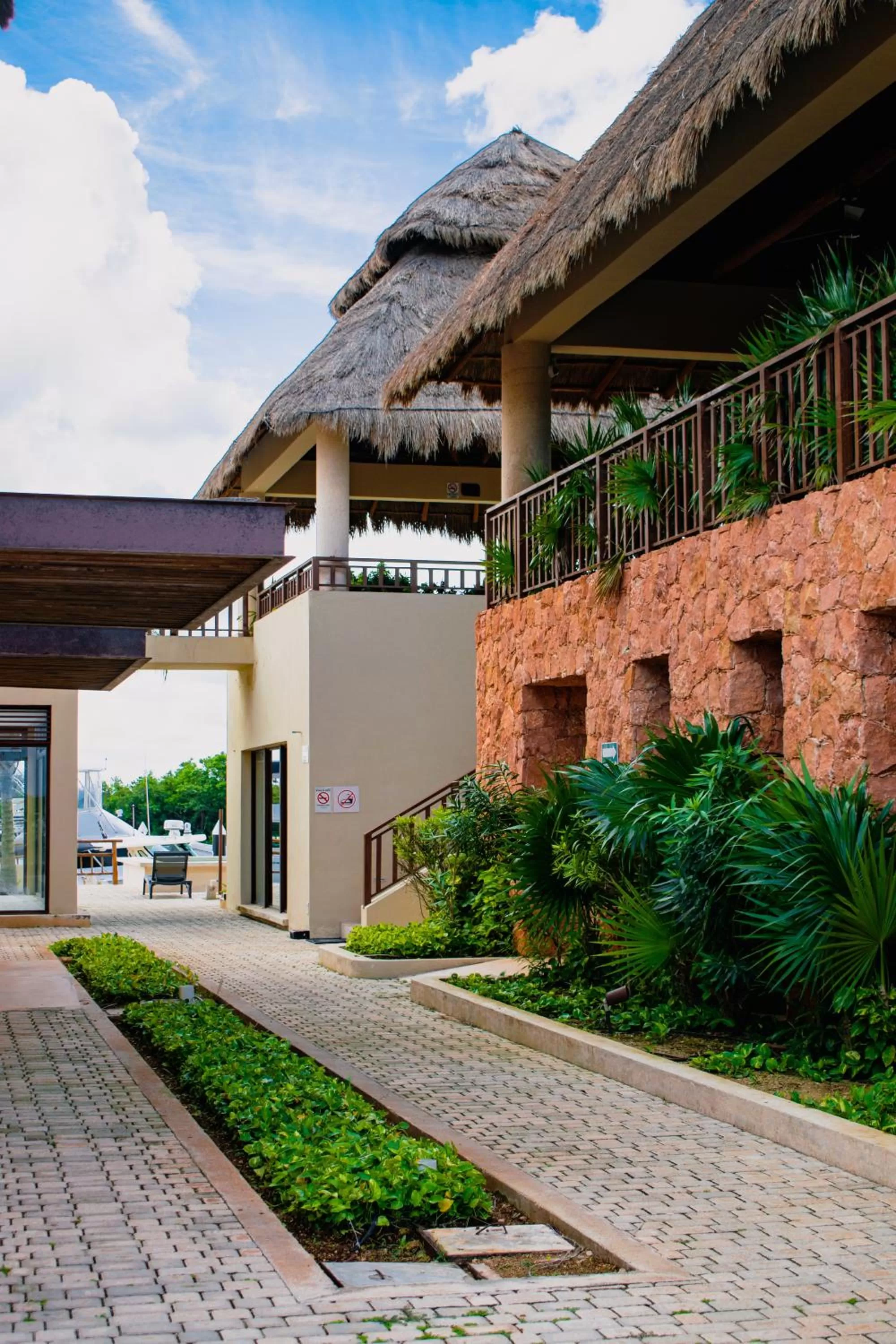 Garden in Villas Grand Marina Kinuh