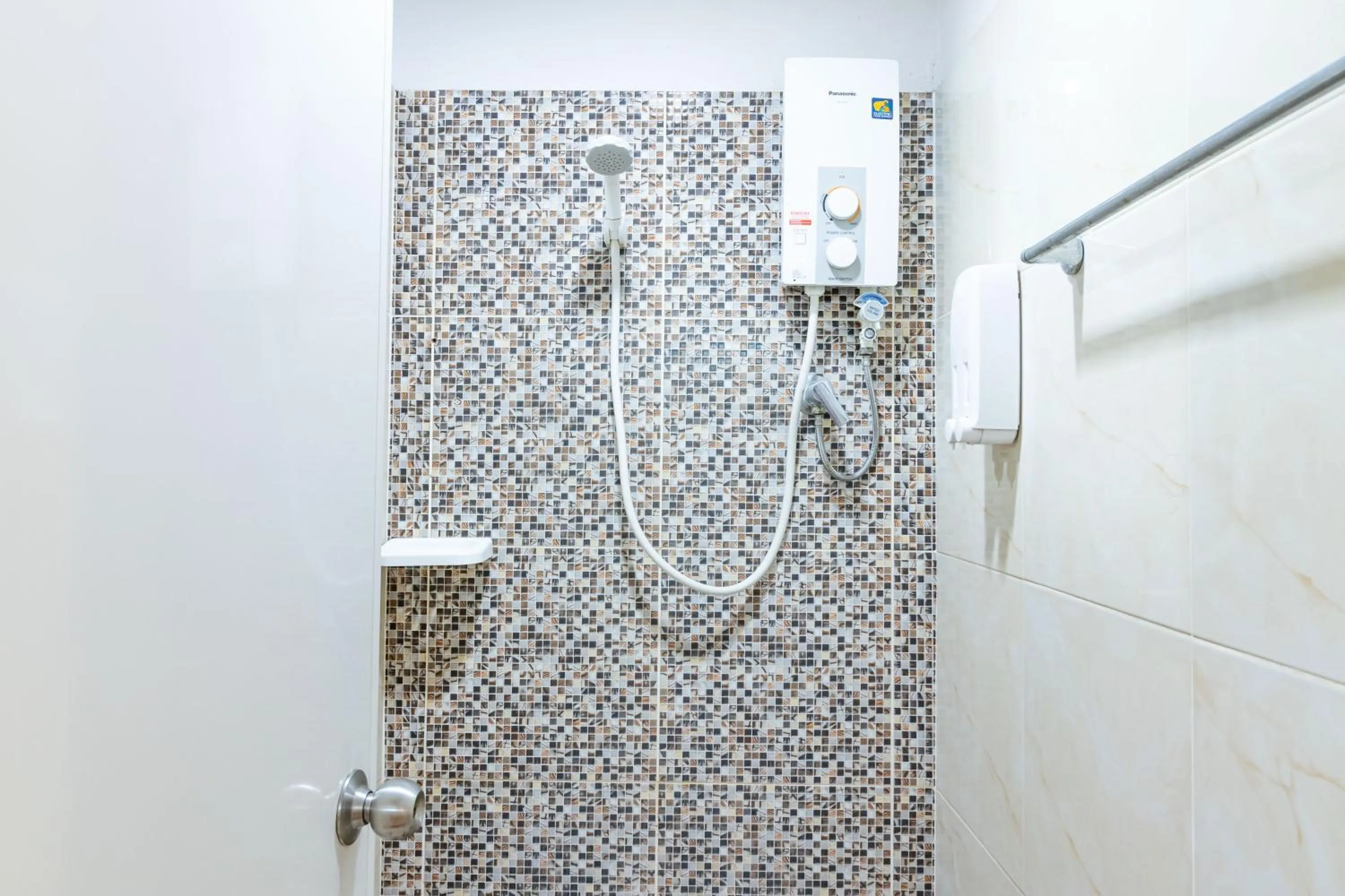 Bathroom in Sleep Dee Hostel