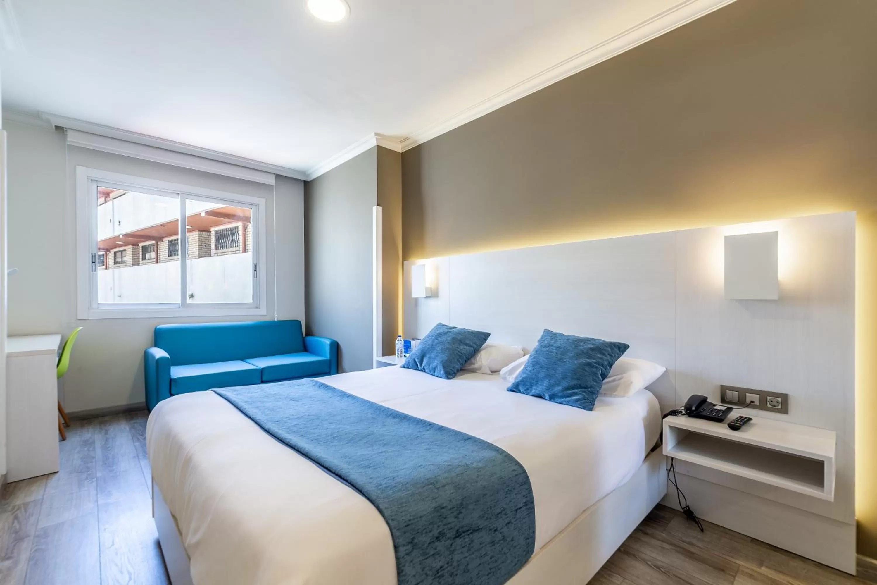 Superior Family Double Room in Hotel Atlántico Vigo