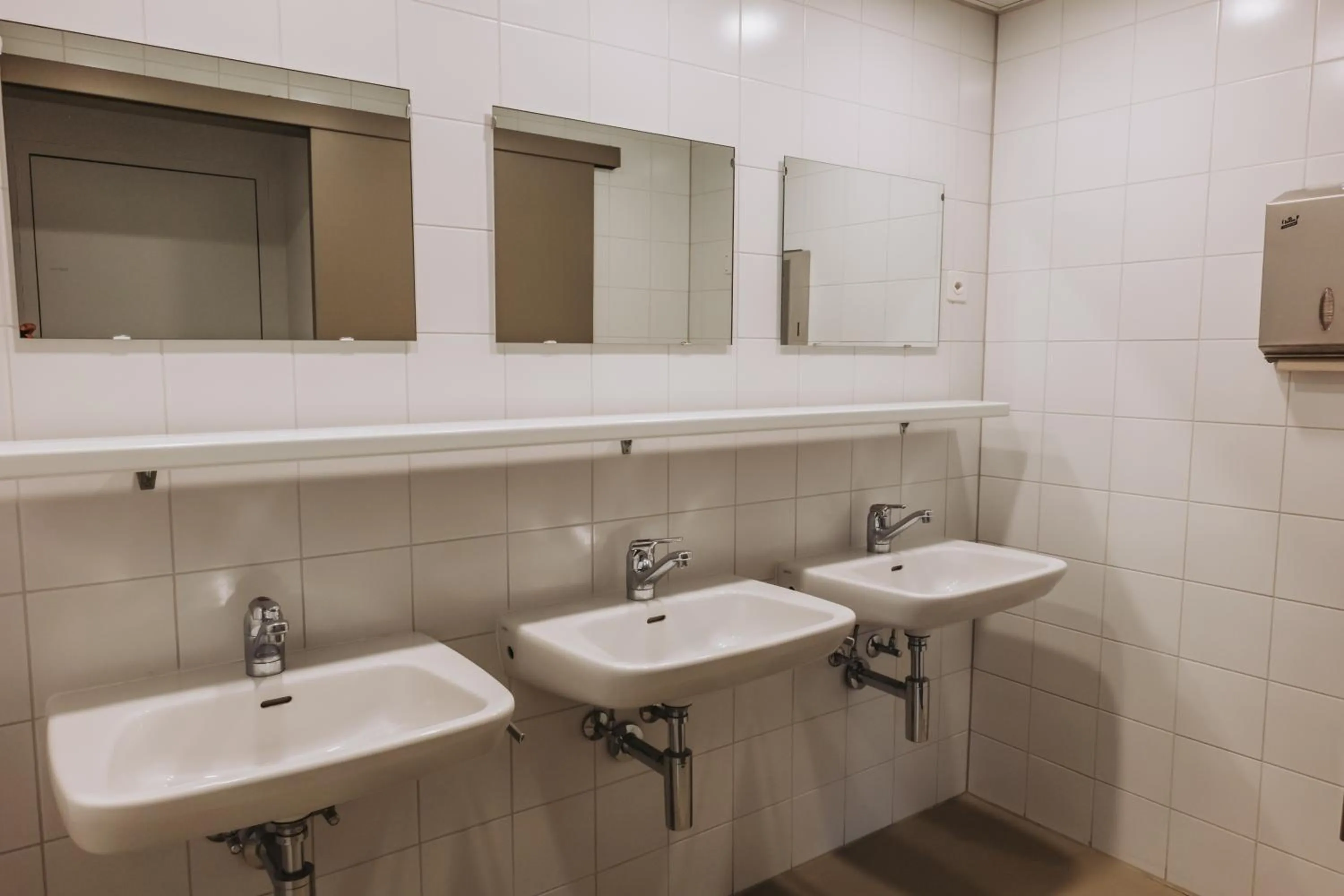 Toilet in Montreux Youth Hostel