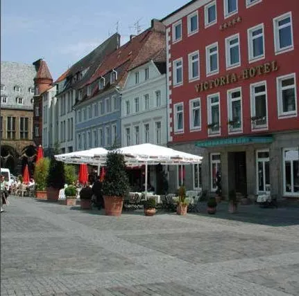 Facade/entrance in Victoria Hotel