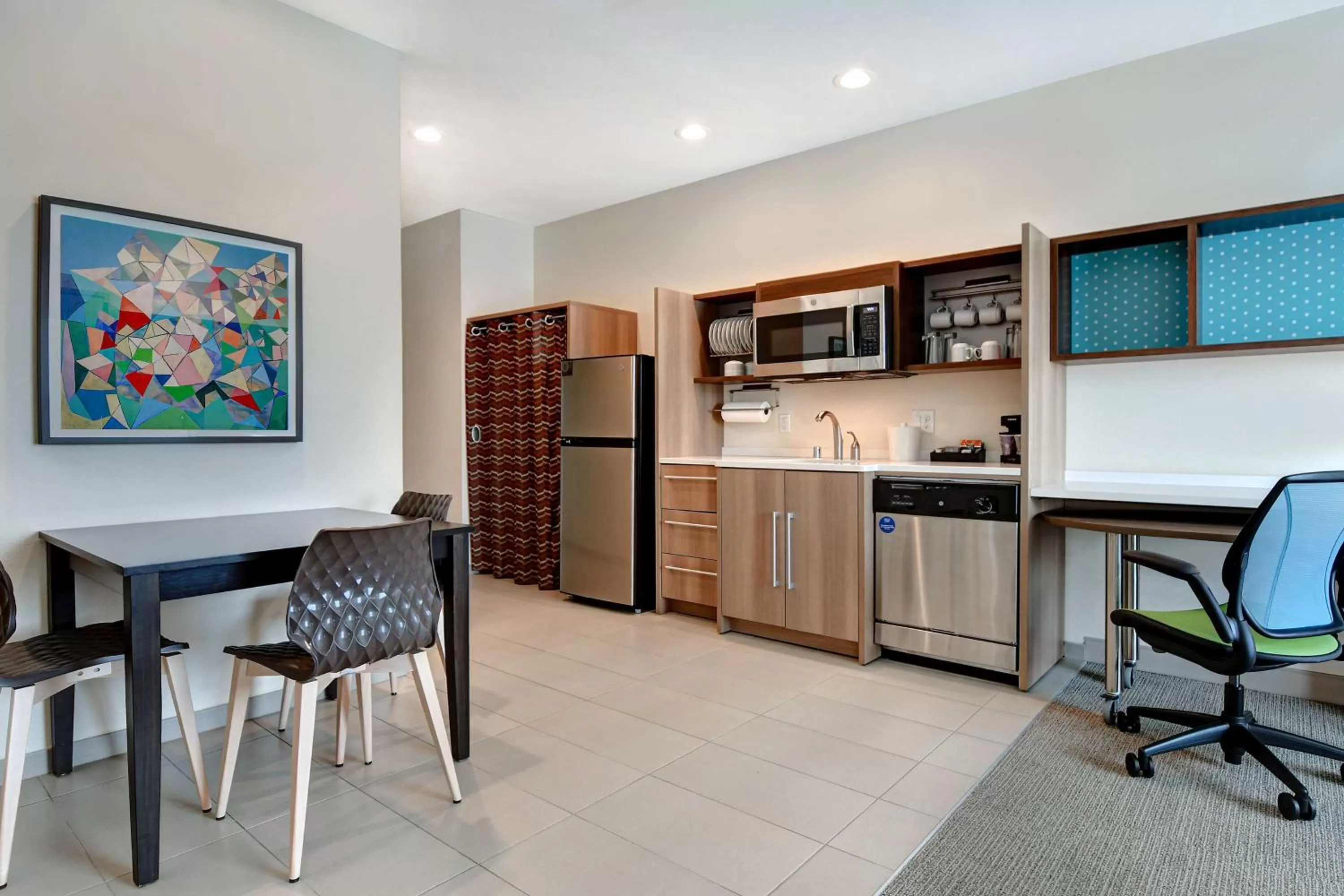 Kitchen or kitchenette in Home2 Suites by Hilton North Plano Hwy 75