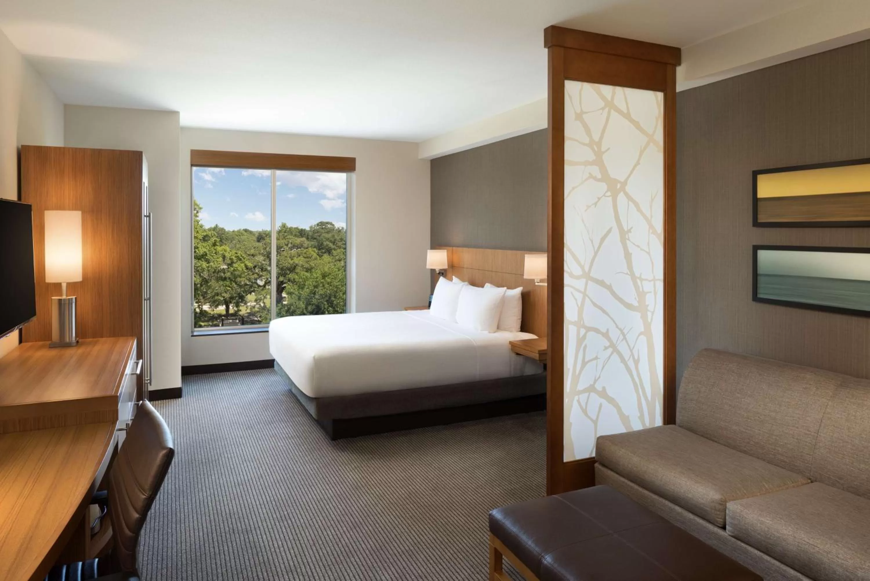 Photo of the whole room, Bed in Hyatt Place Biloxi