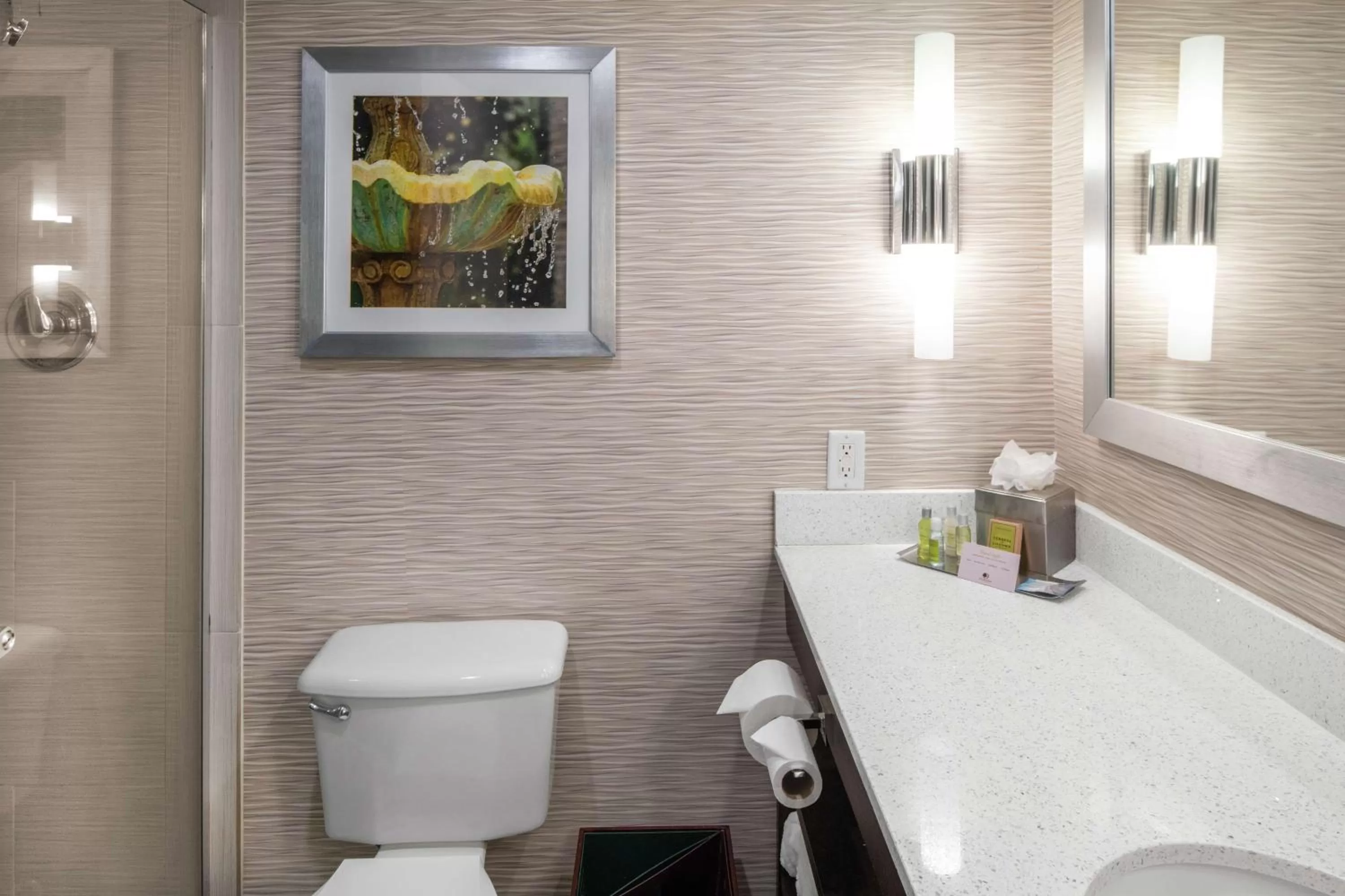 Bathroom in DoubleTree by Hilton Hotel Jacksonville Airport