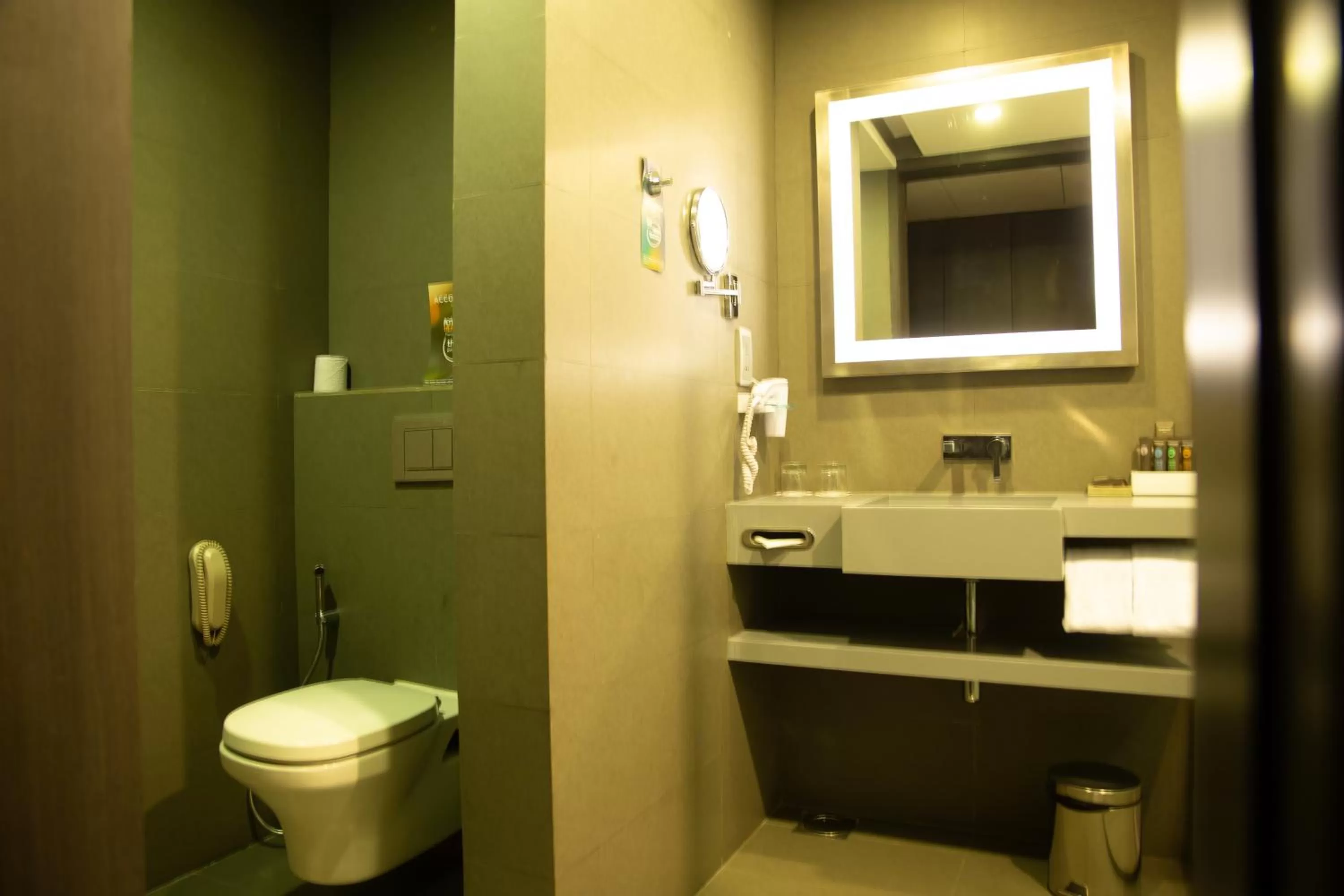 Toilet in Novotel Kolkata Hotel and Residences