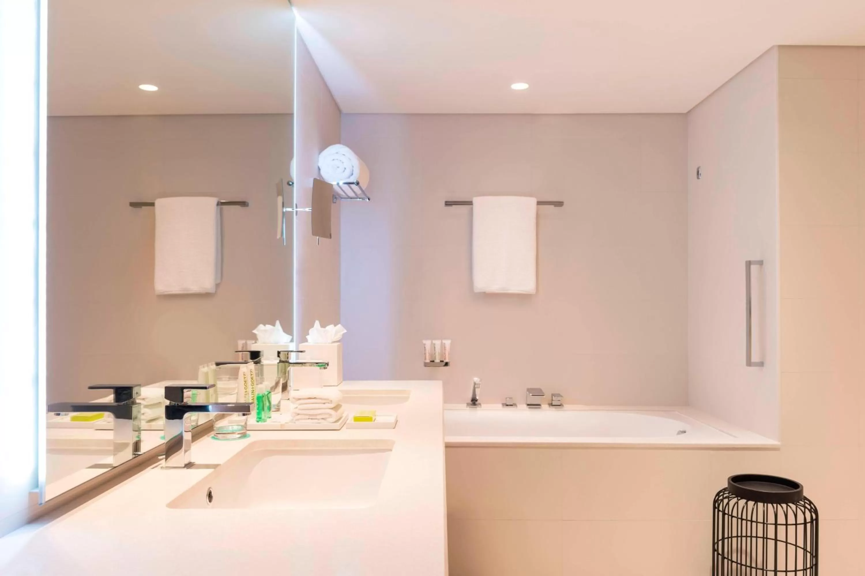 Bathroom in Le Royal Meridien Beach Resort & Spa Dubai