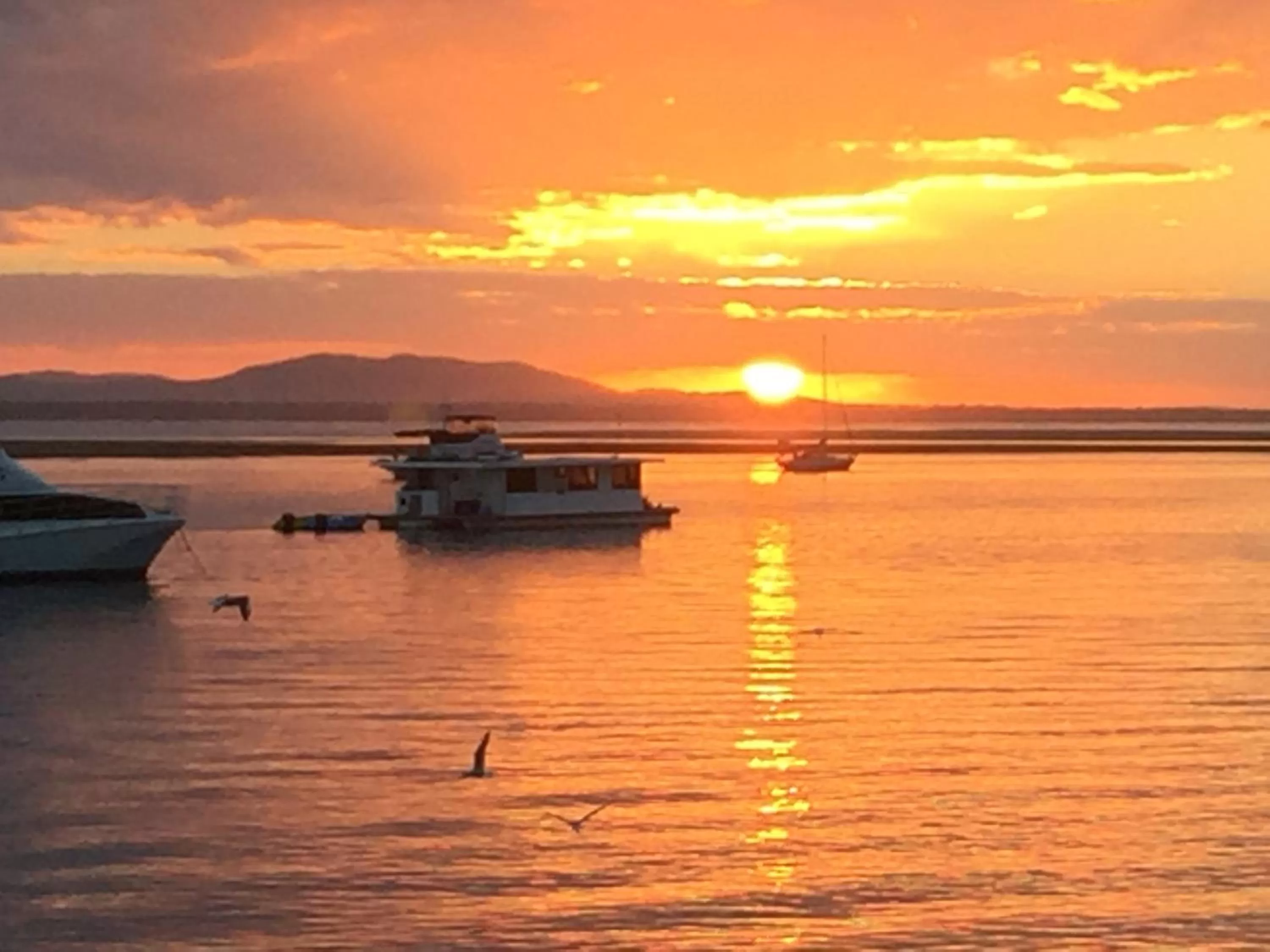 Sunset in Agnes Water Stays over18's