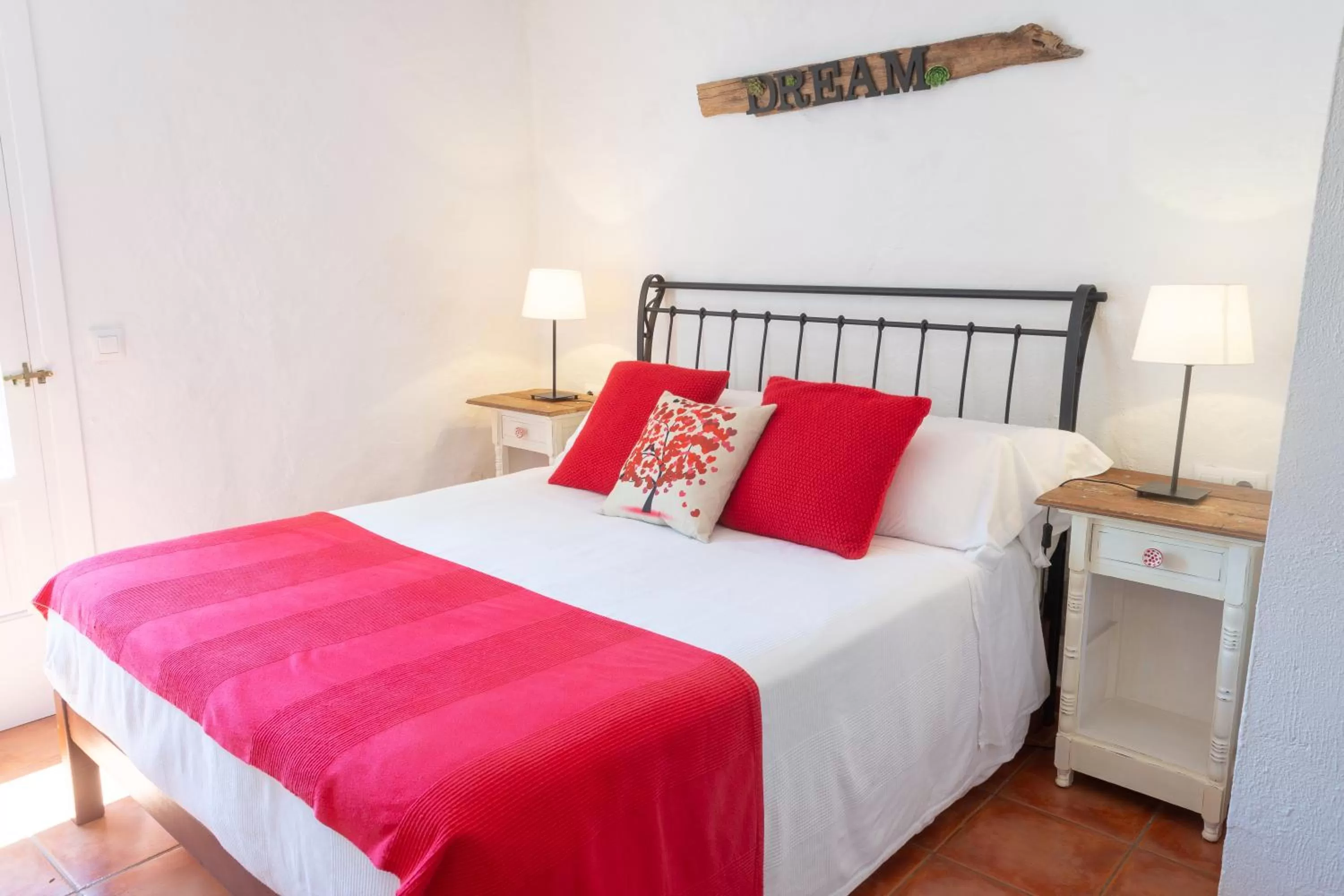 Bed in Agroturismo Binissafullet Vell