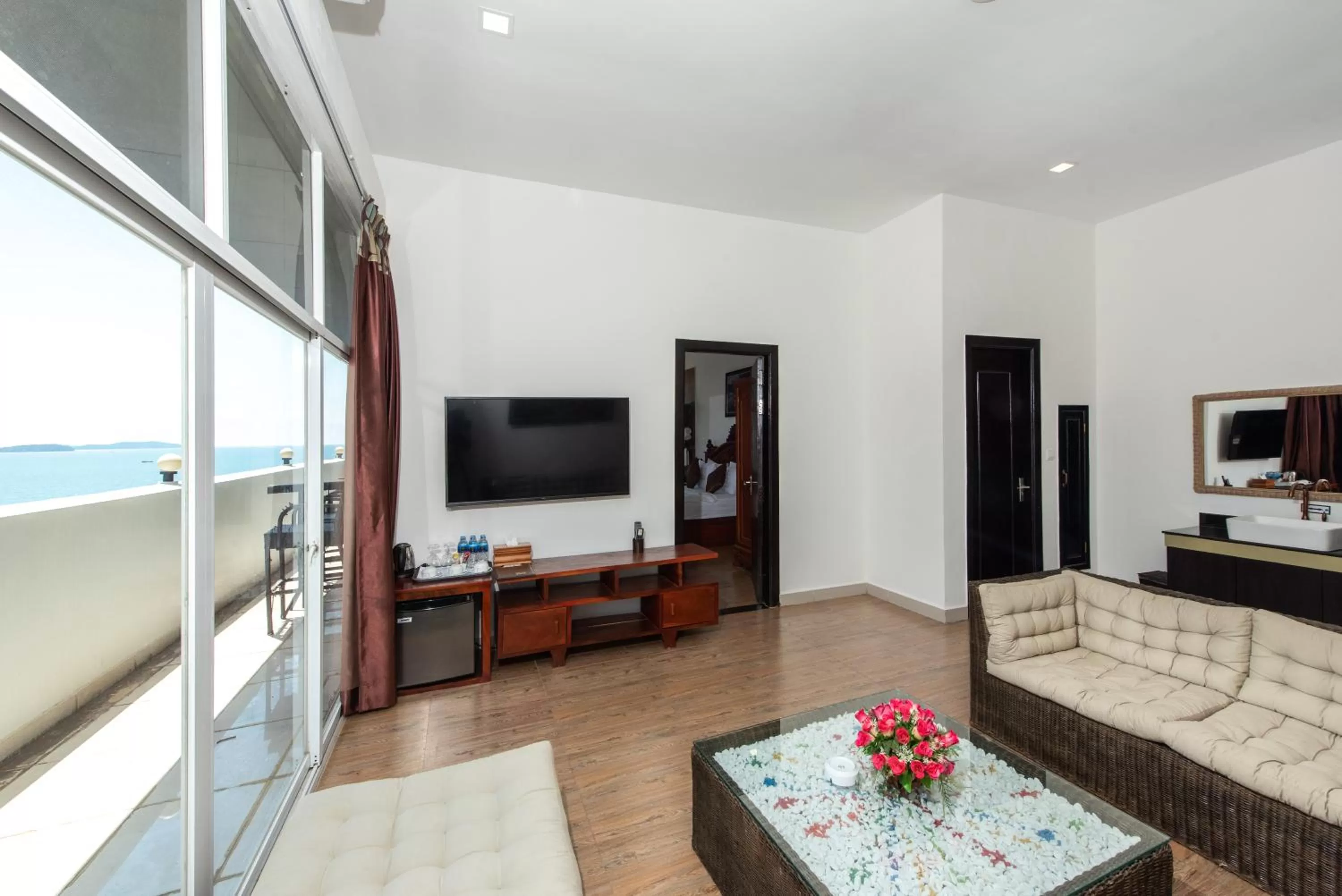 Balcony/Terrace in Aristocrat Residence & Hotel