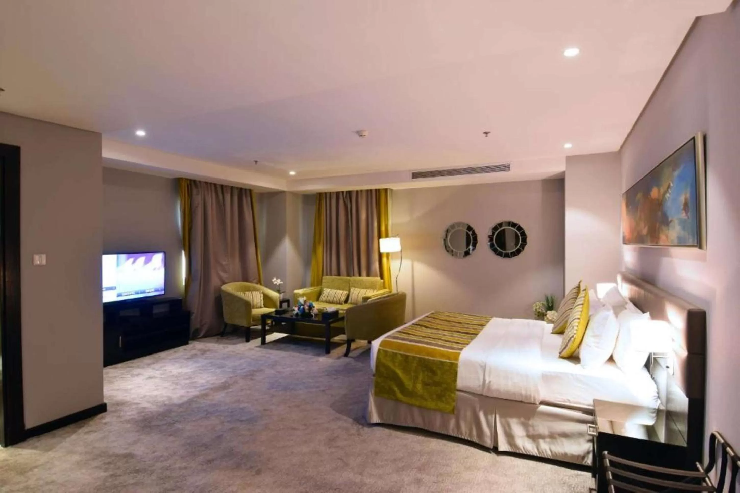 Photo of the whole room, Bed in Best Western Plus Fursan