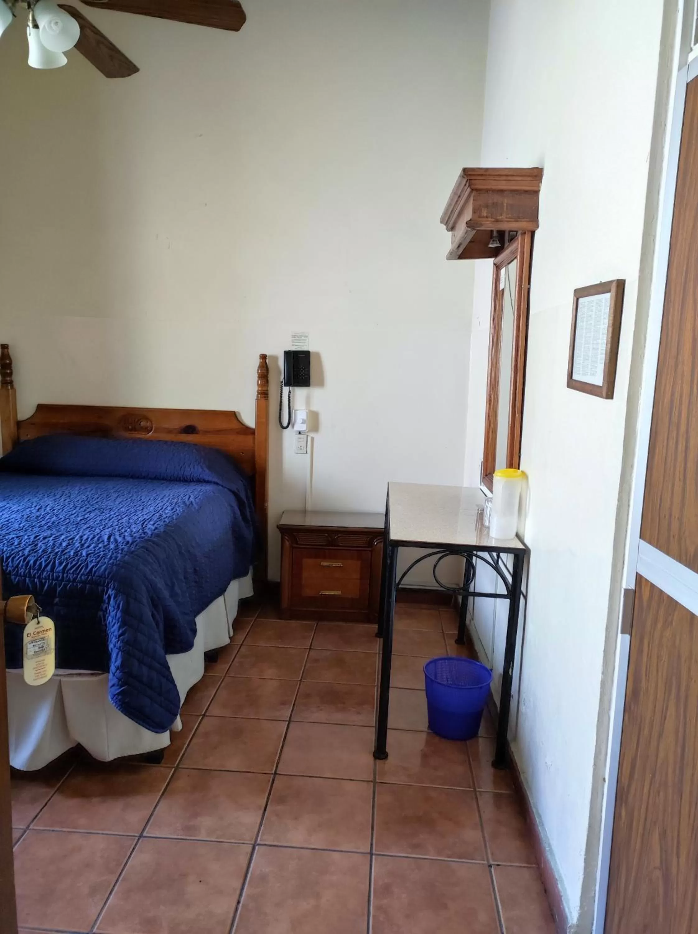 Bed in Hotel el Carmen, Morelia