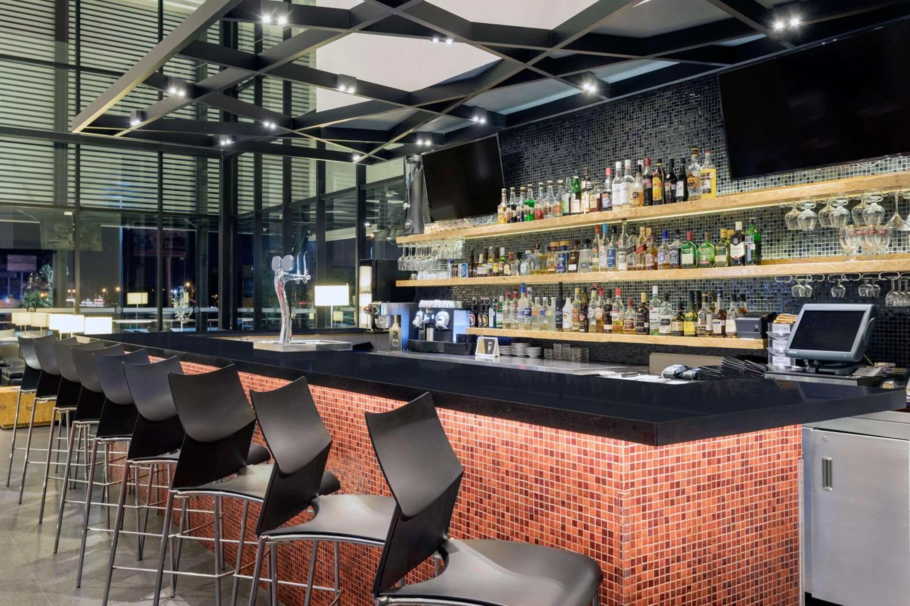 Lounge or bar in Ramada Encore by Wyndham San Luis Potosi