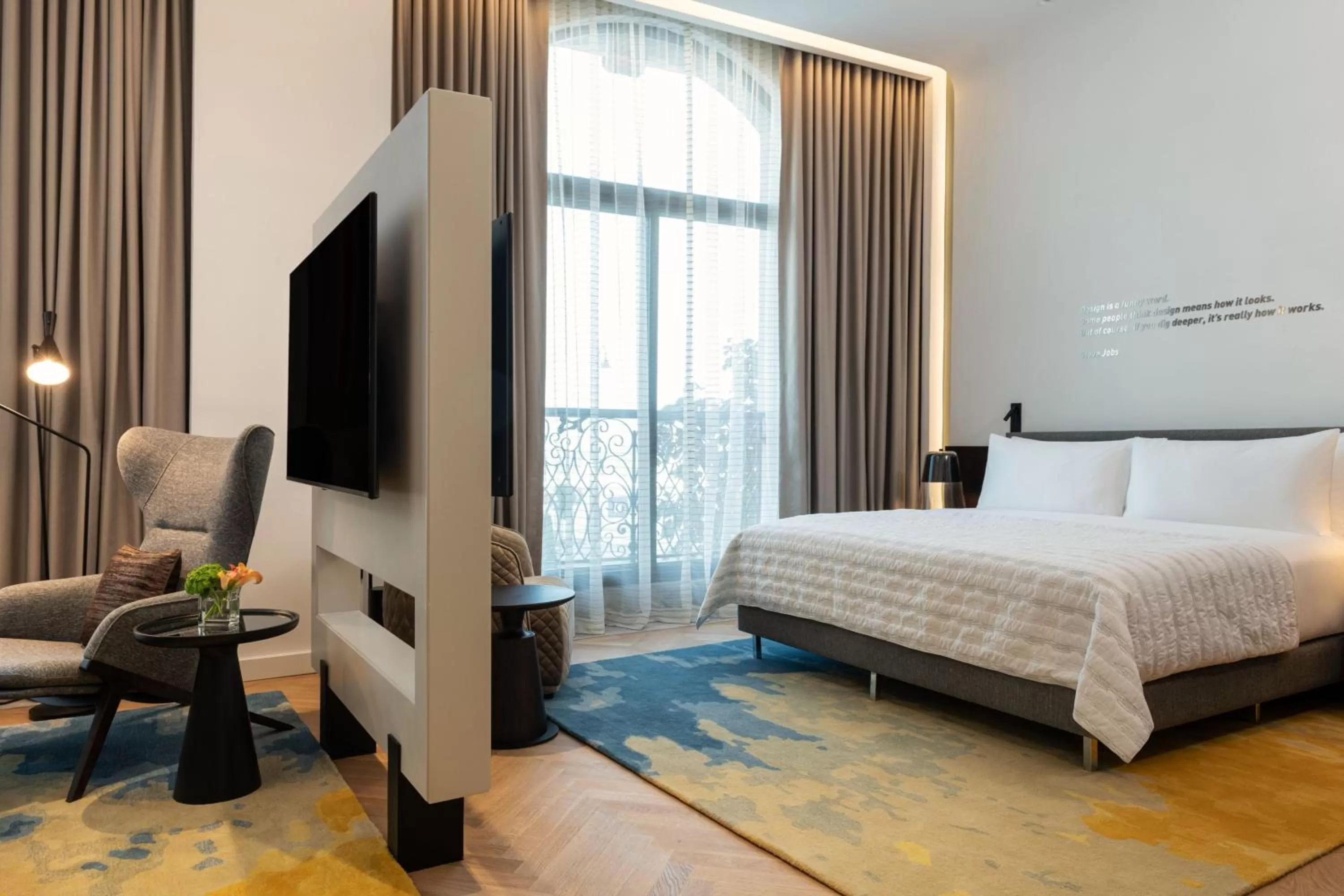 Bedroom, Bed in Le Royal Méridien Place Vendôme Lusail