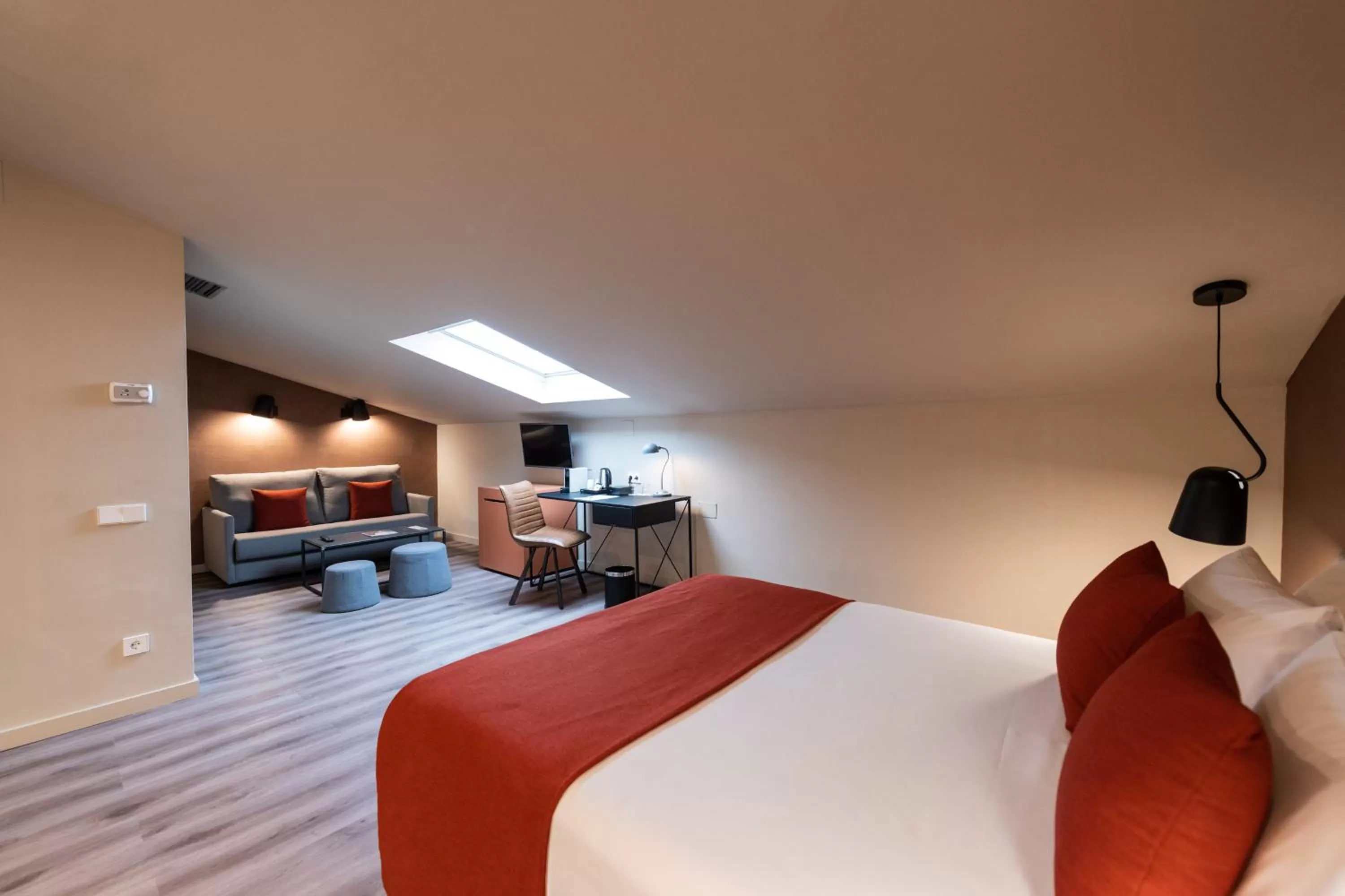 Photo of the whole room, Bed in Atenea Rekord Suites Barcelona