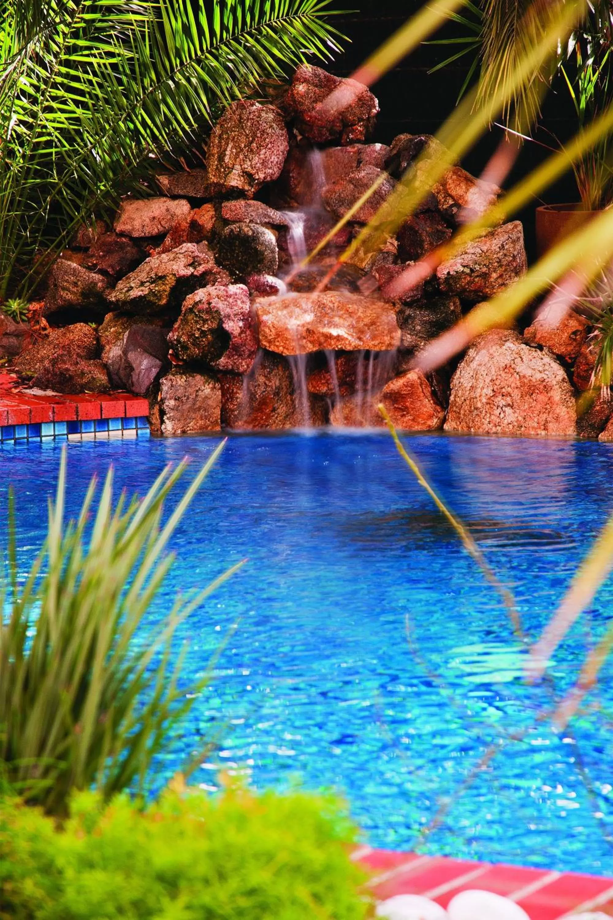 Swimming pool in Mercure Albury