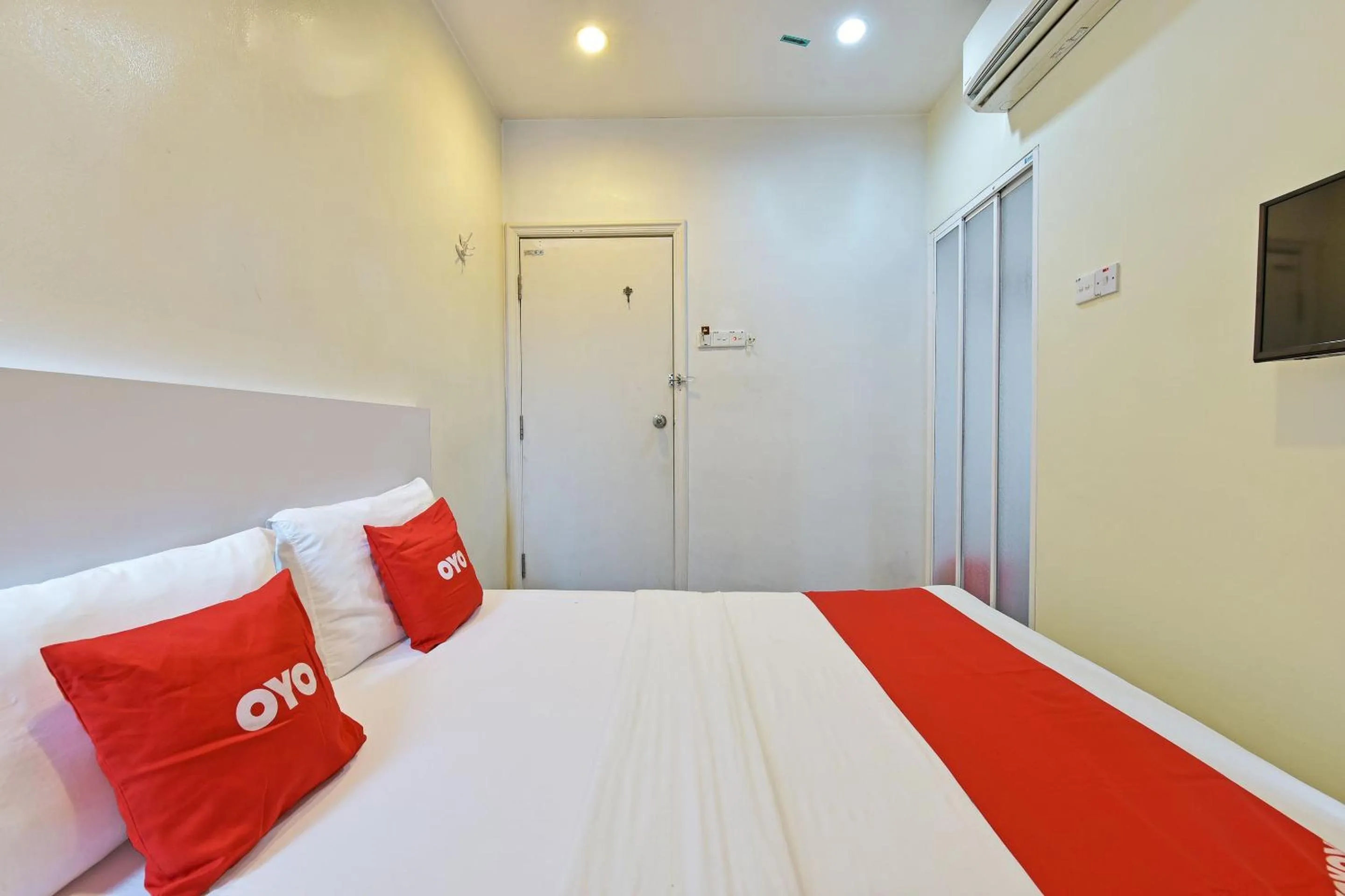 Bedroom, Bed in OYO 90853 New Soho Hotel