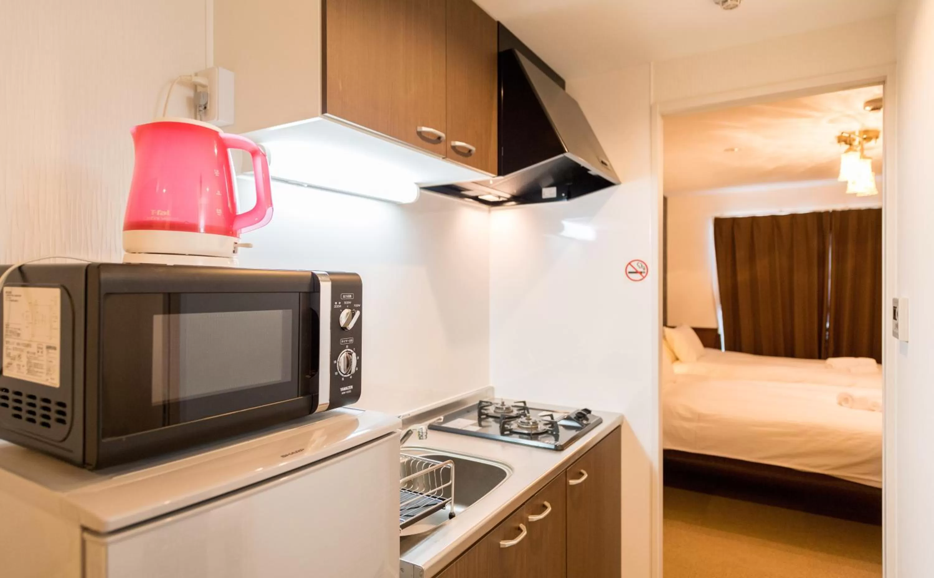 Kitchen or kitchenette, Bed in Floral Green Maple House