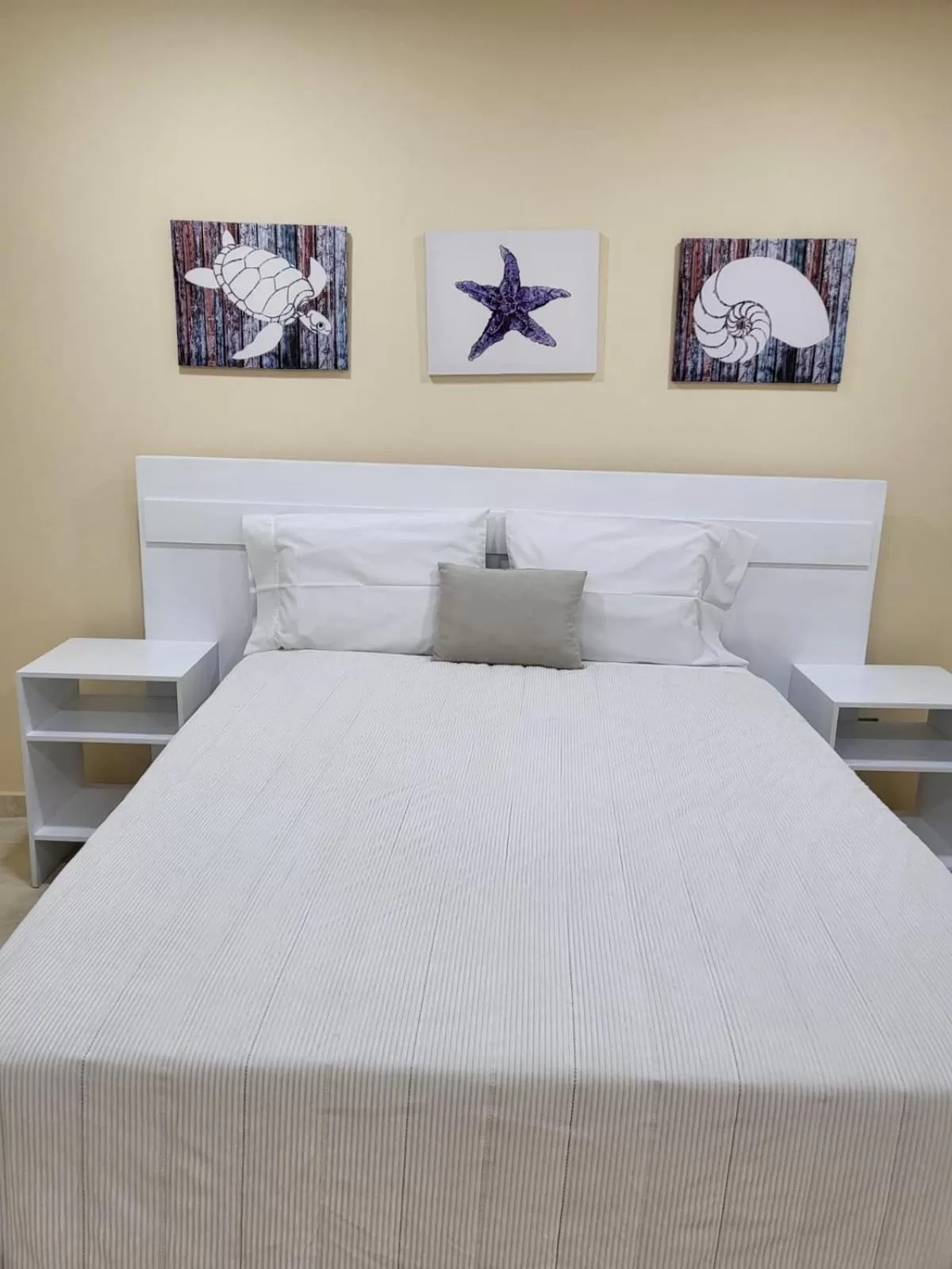 Bed in Apartahotel MACADANA