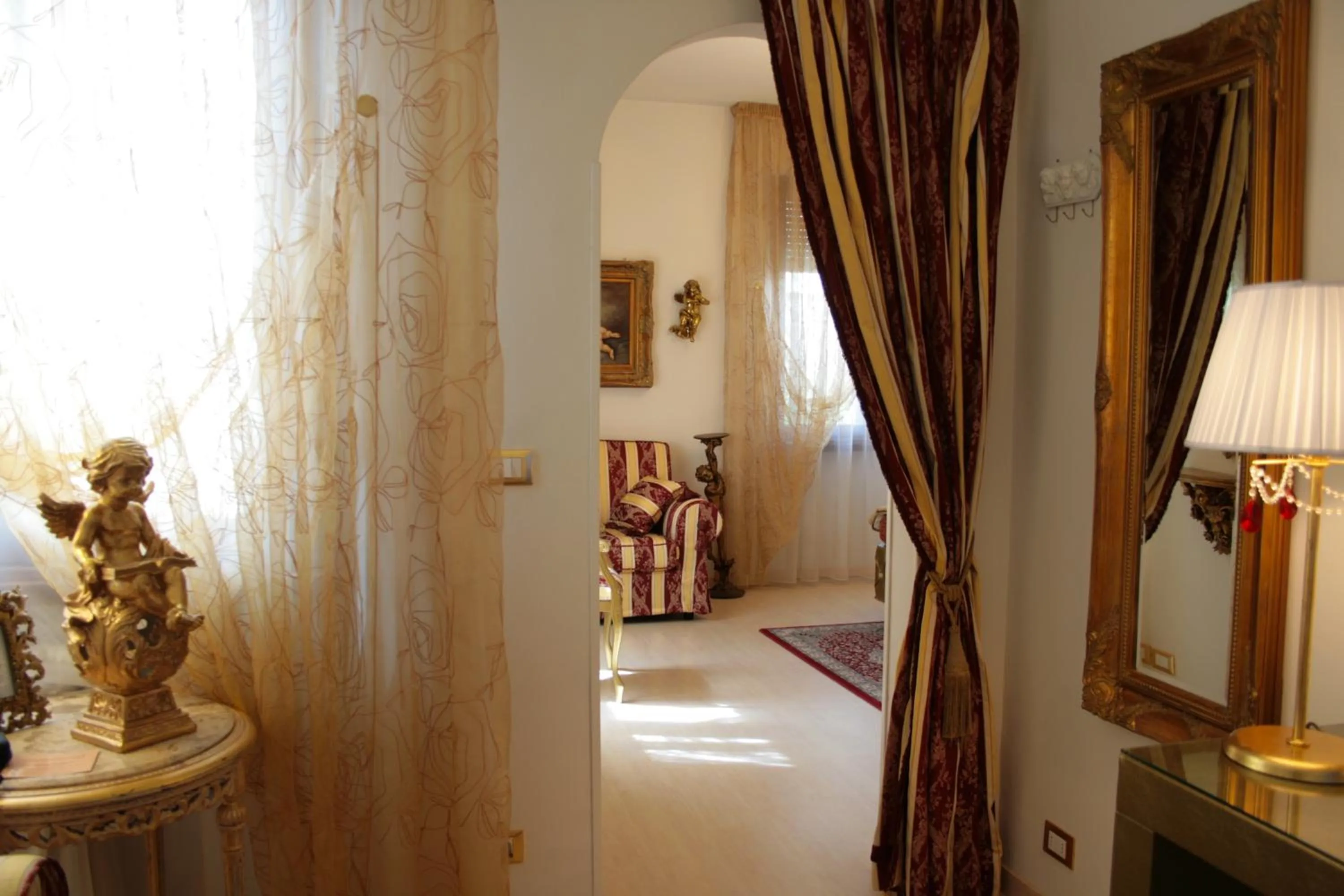 Photo of the whole room, Bed in Hotel Continentale