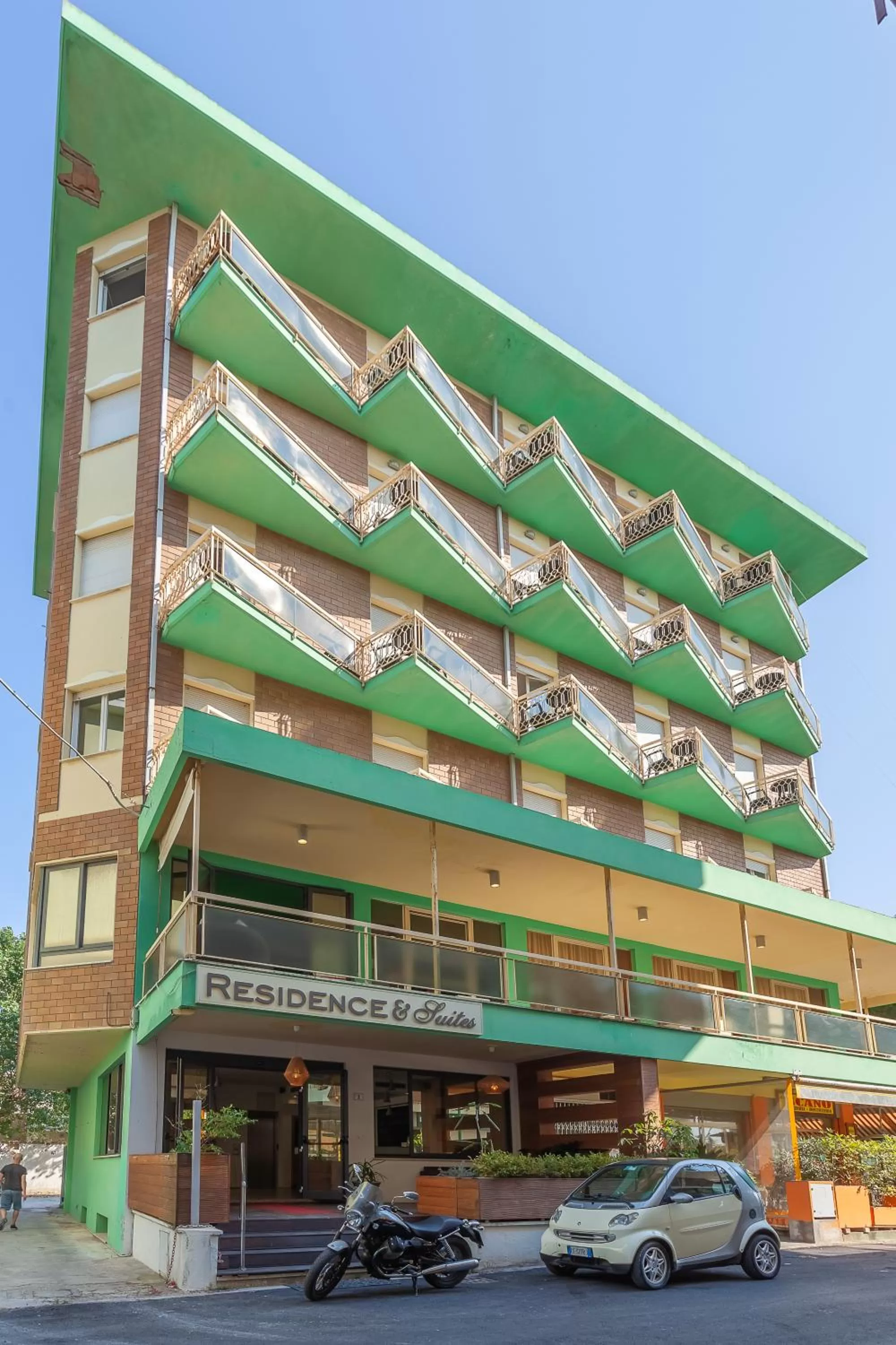 Facade/entrance in Residence & Suites