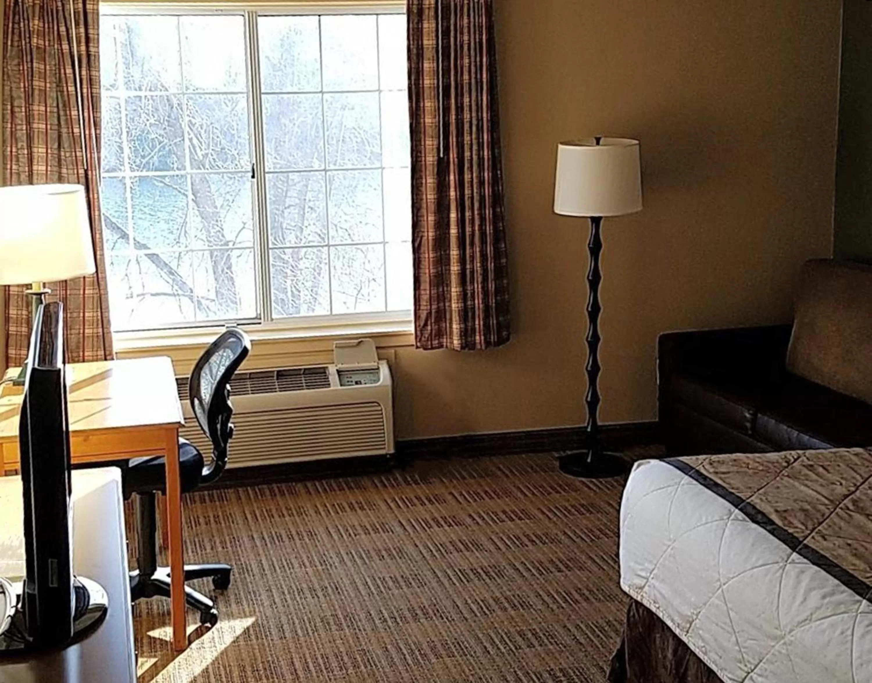 Seating area, Bed in Extended Stay America Suites - Minneapolis - Eden Prairie - Technology Drive