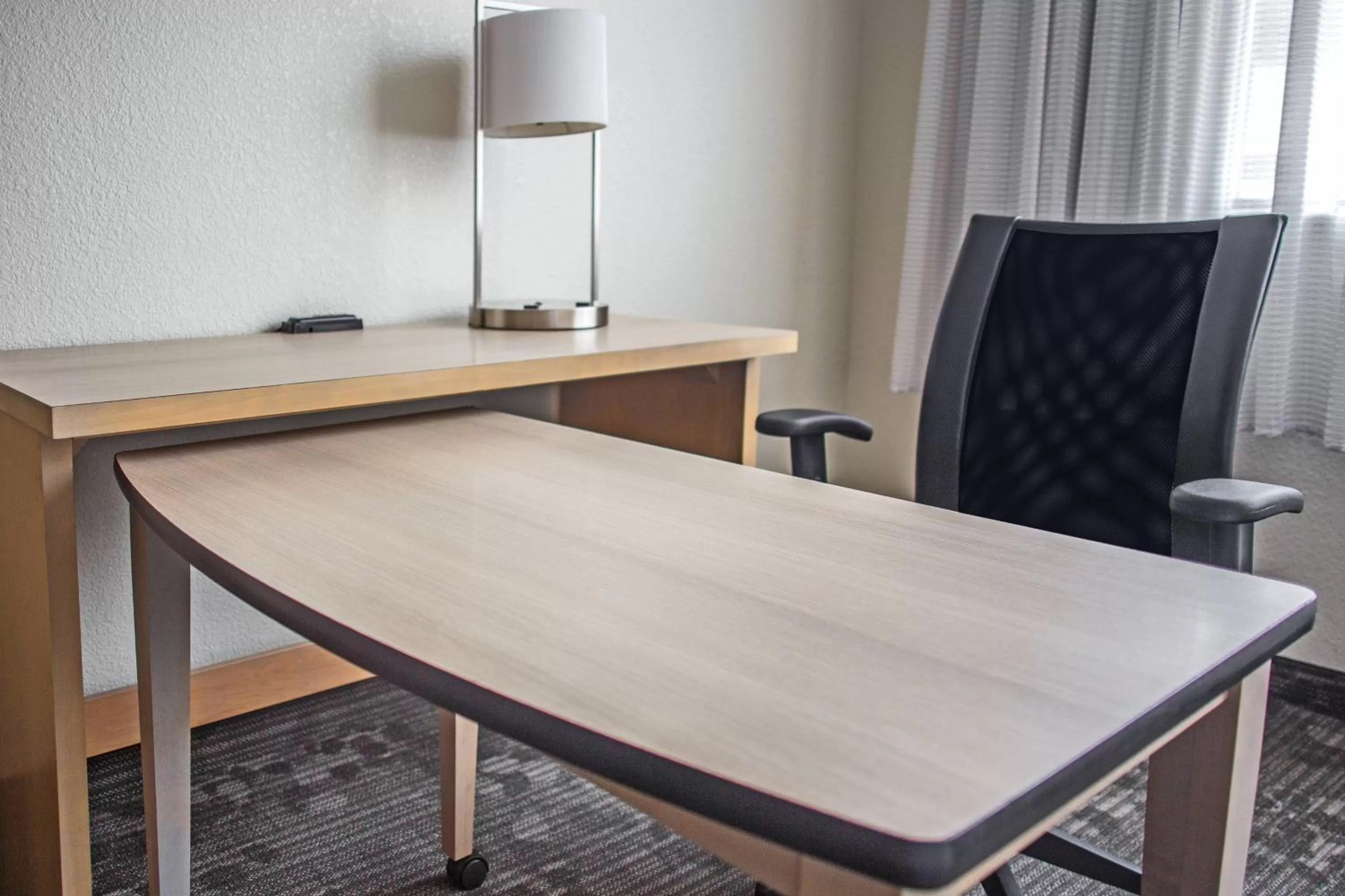 King Room - Hearing Accessible in Courtyard Columbus Downtown