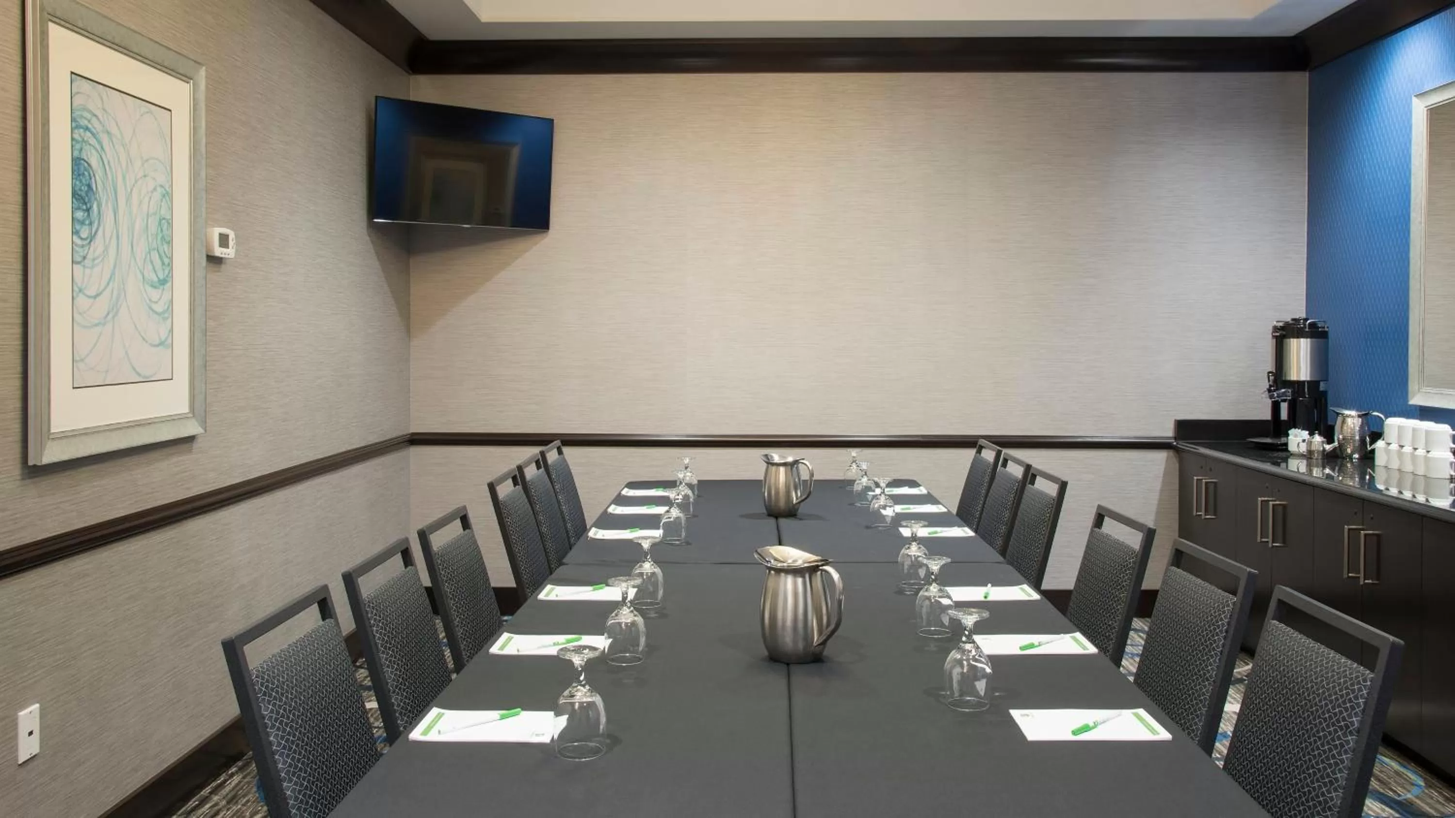 Meeting/conference room in Holiday Inn Indianapolis Airport by IHG