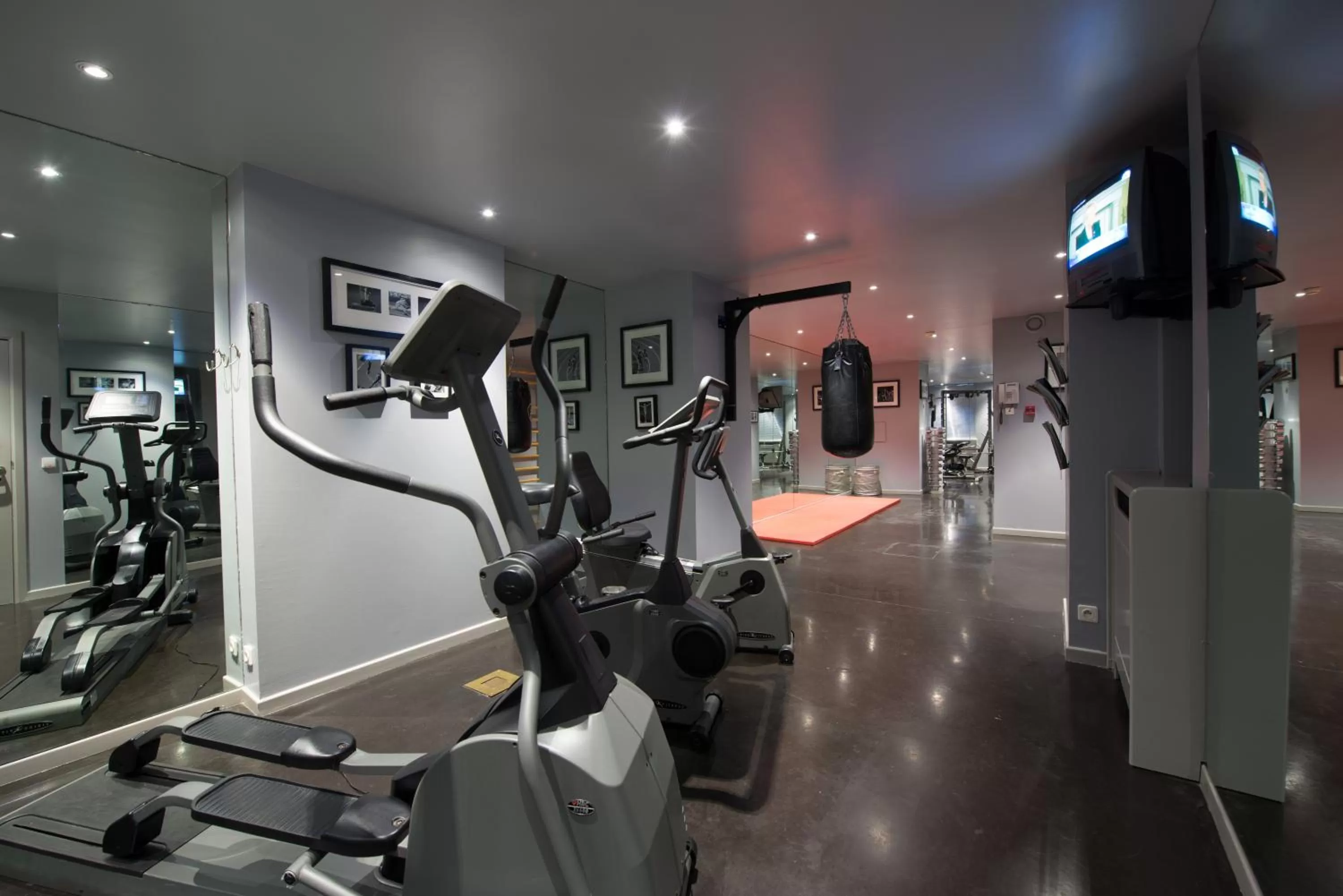 Fitness centre/facilities in Hotel Manos Premier