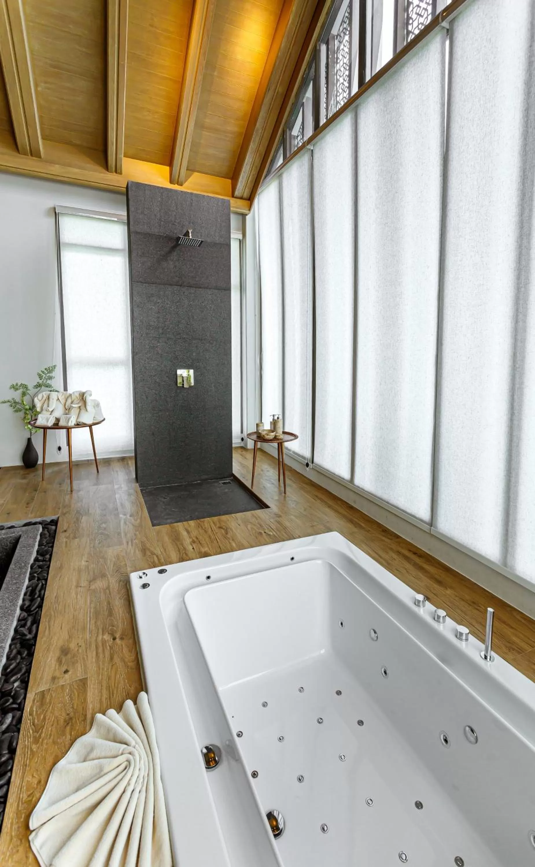 Bath in W1Bangkoknoi Hotel