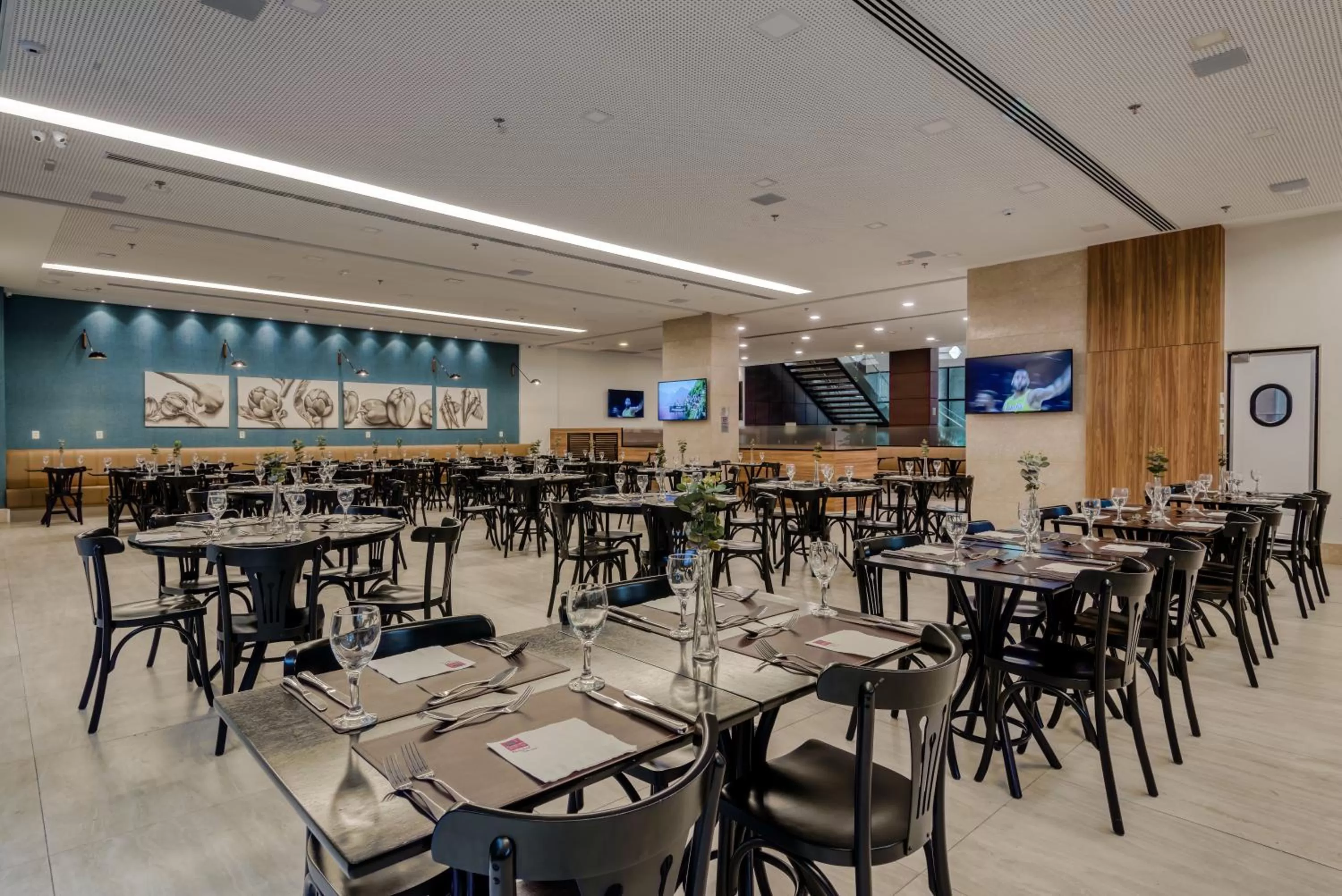 Restaurant/places to eat in Comfort Suítes Vitória