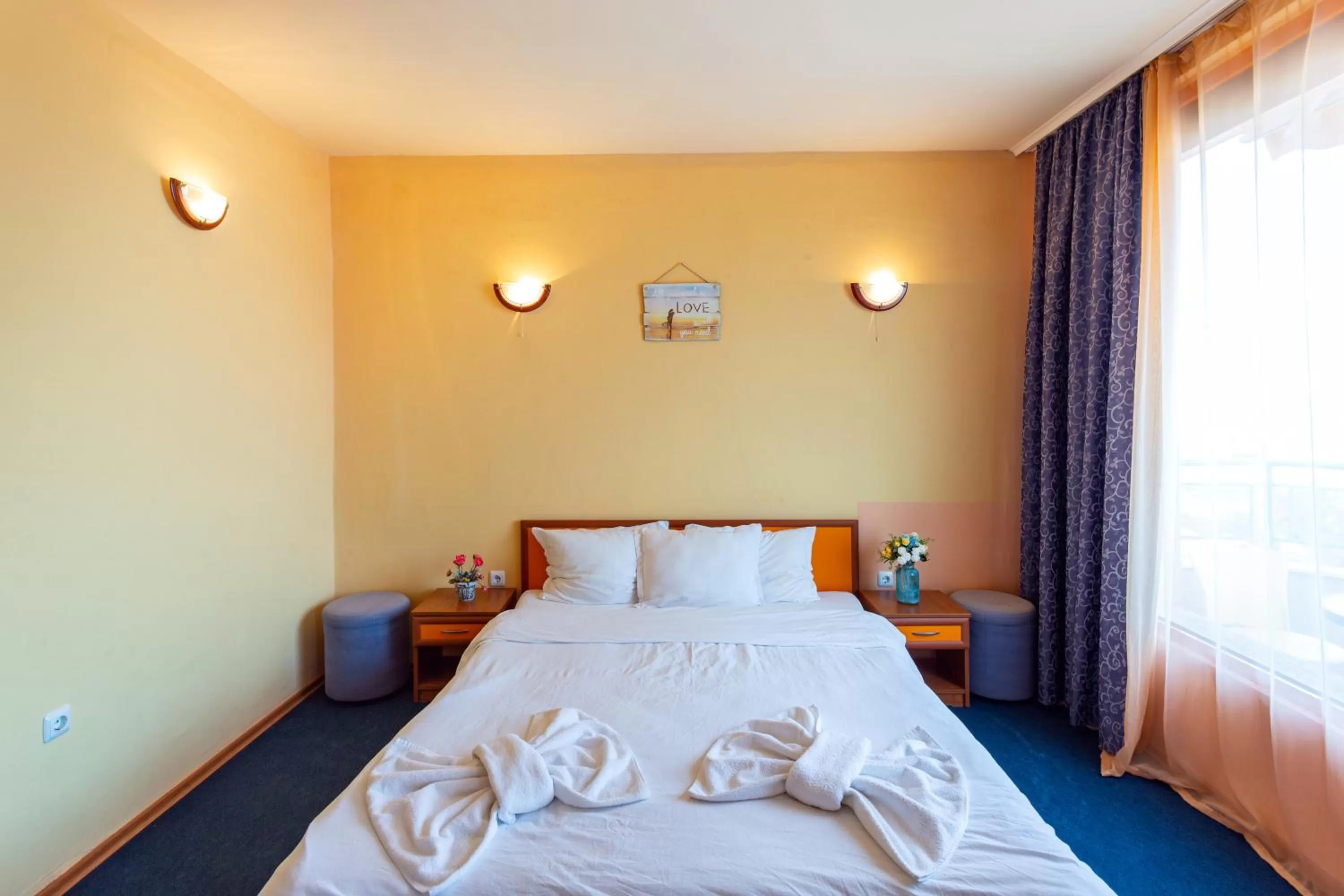 Bed in Family Hotel Jemelly