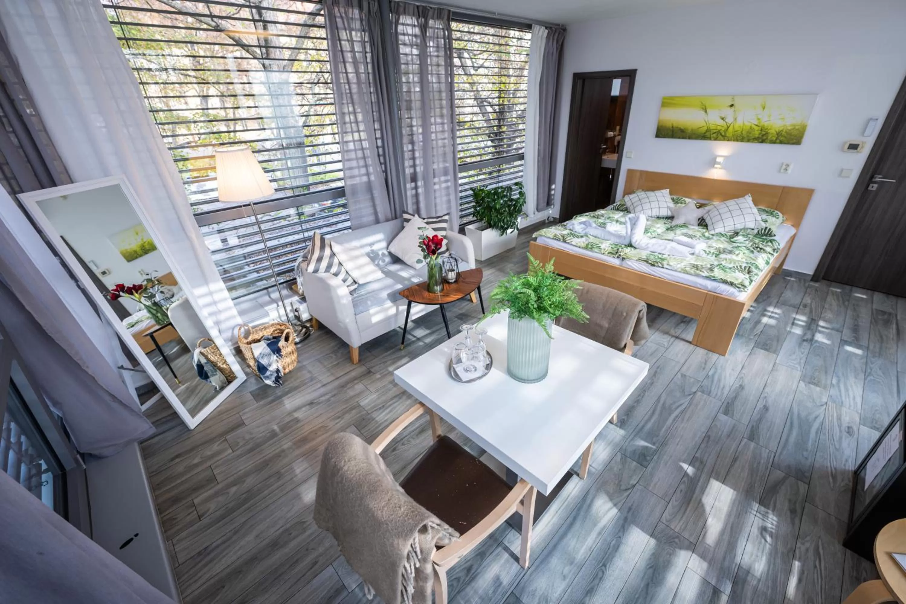 Bed, Restaurant/Places to Eat in Atelier Lanna