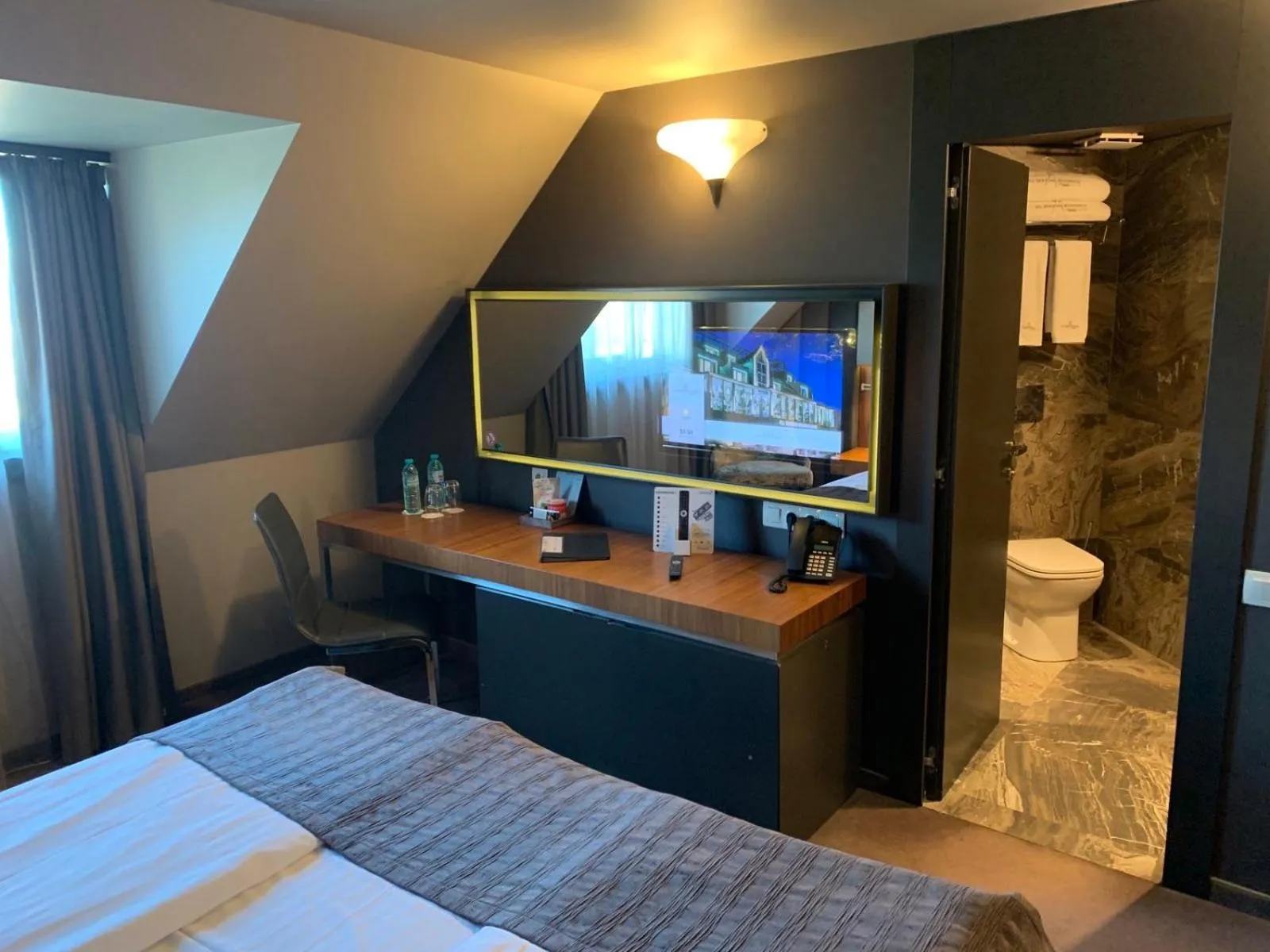 Bed in All Seasons Residence Design Hotel - Free parking