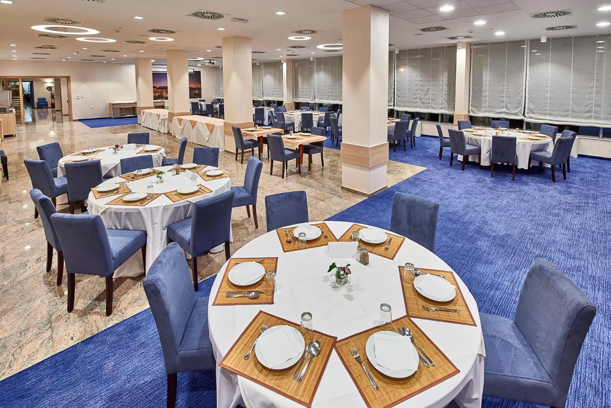 Restaurant/Places to Eat in Hotel Europa