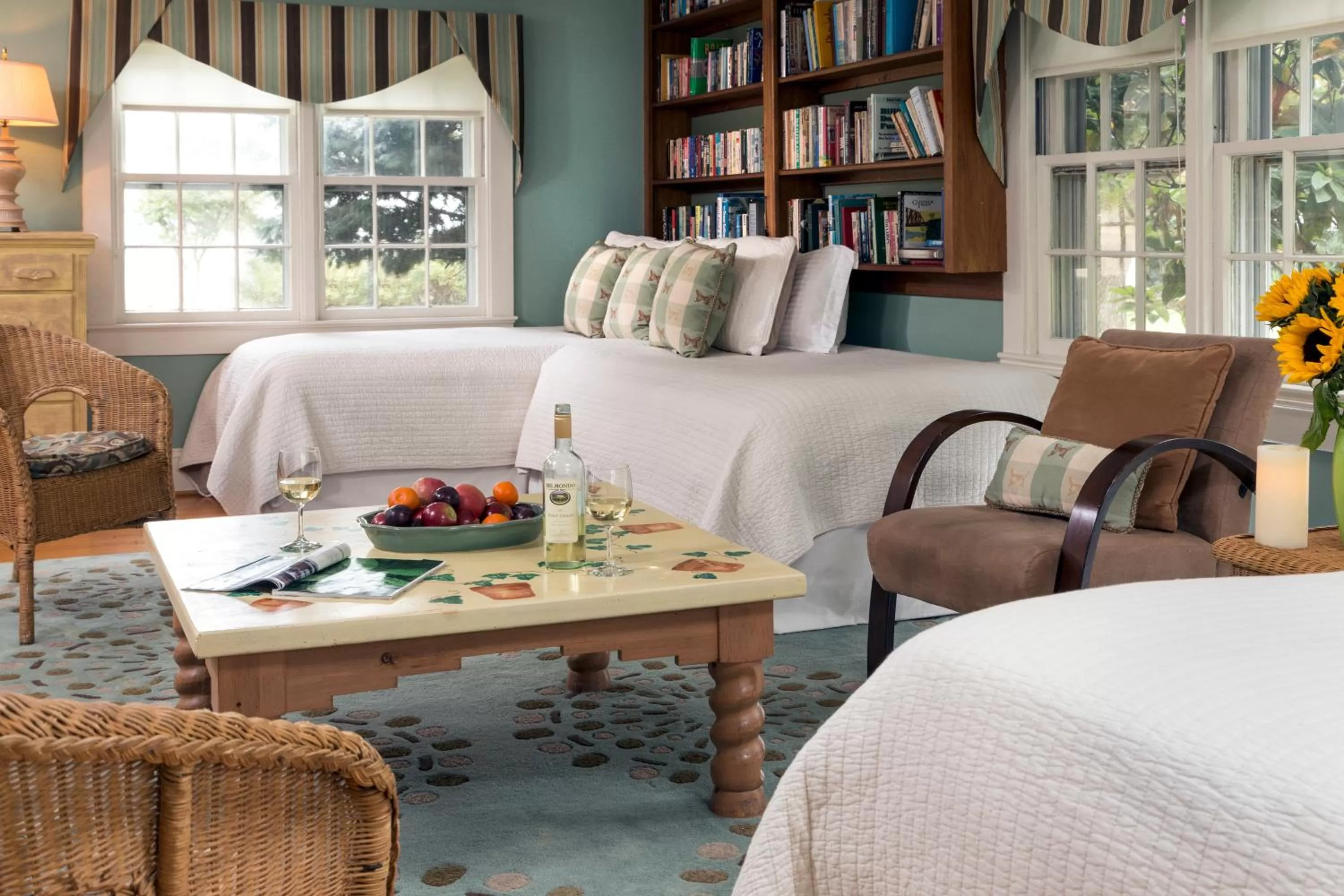 Bed in Inn at Huntingfield Creek