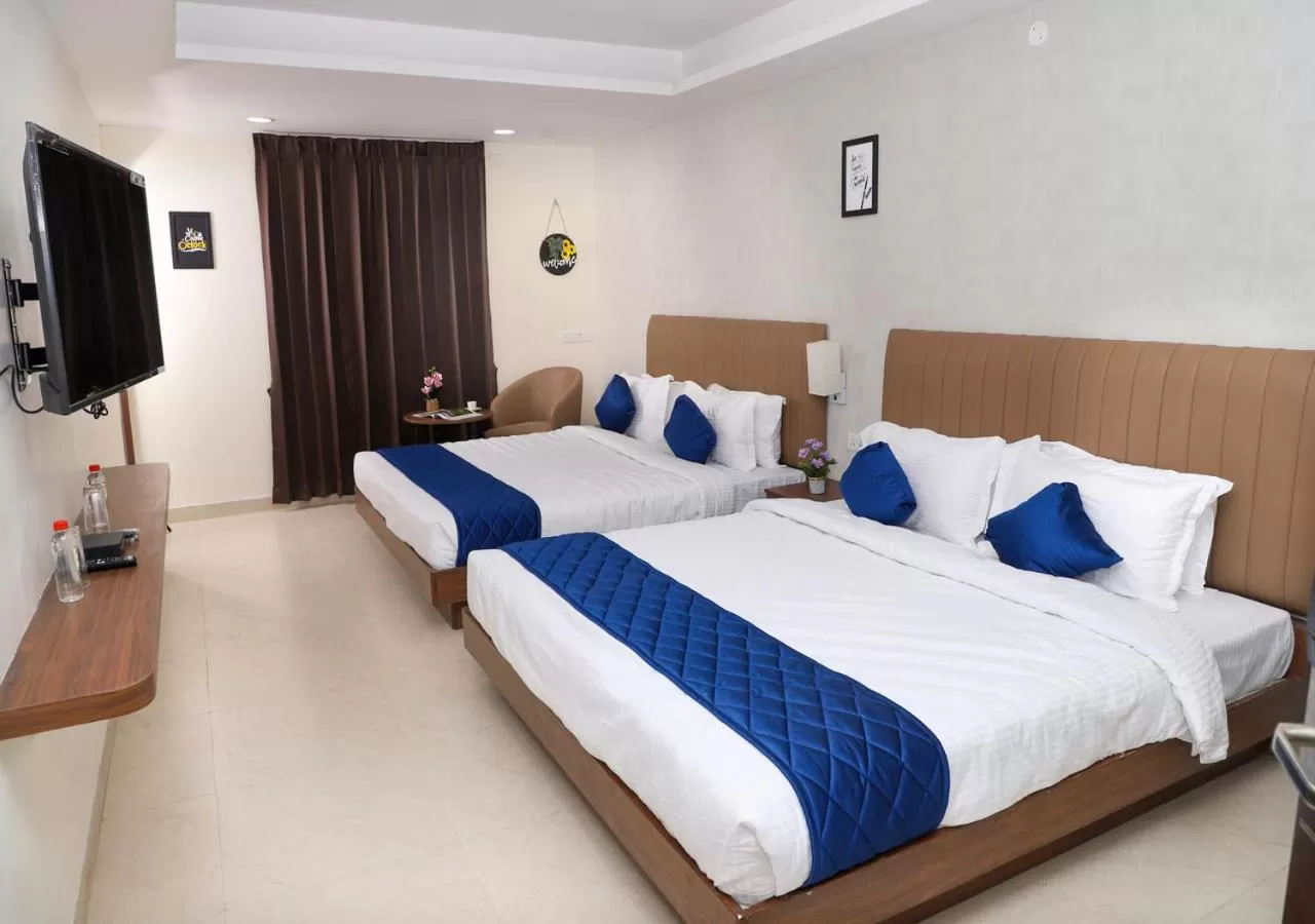 Bed in Admira Residency