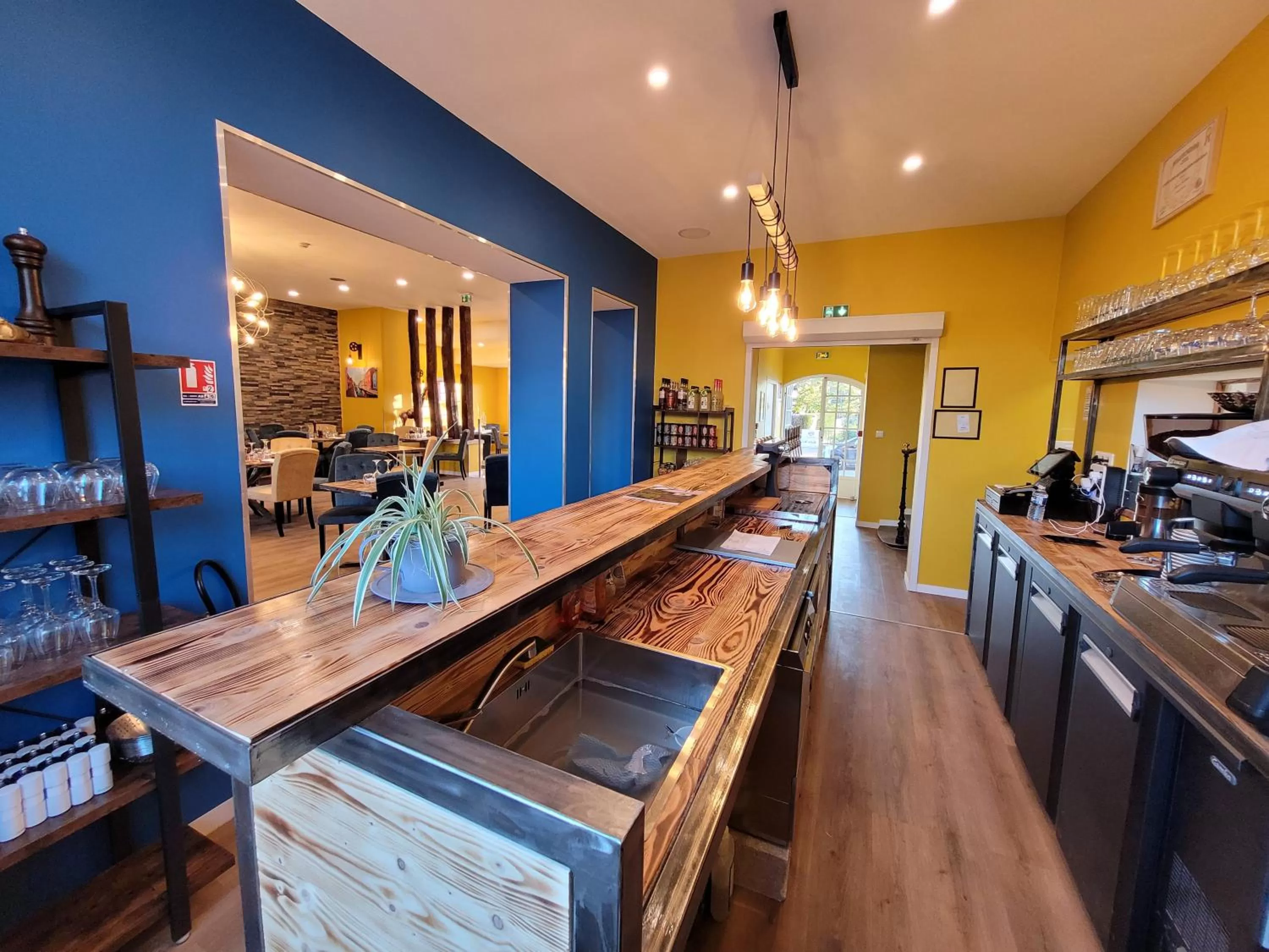 Restaurant/places to eat in Castello