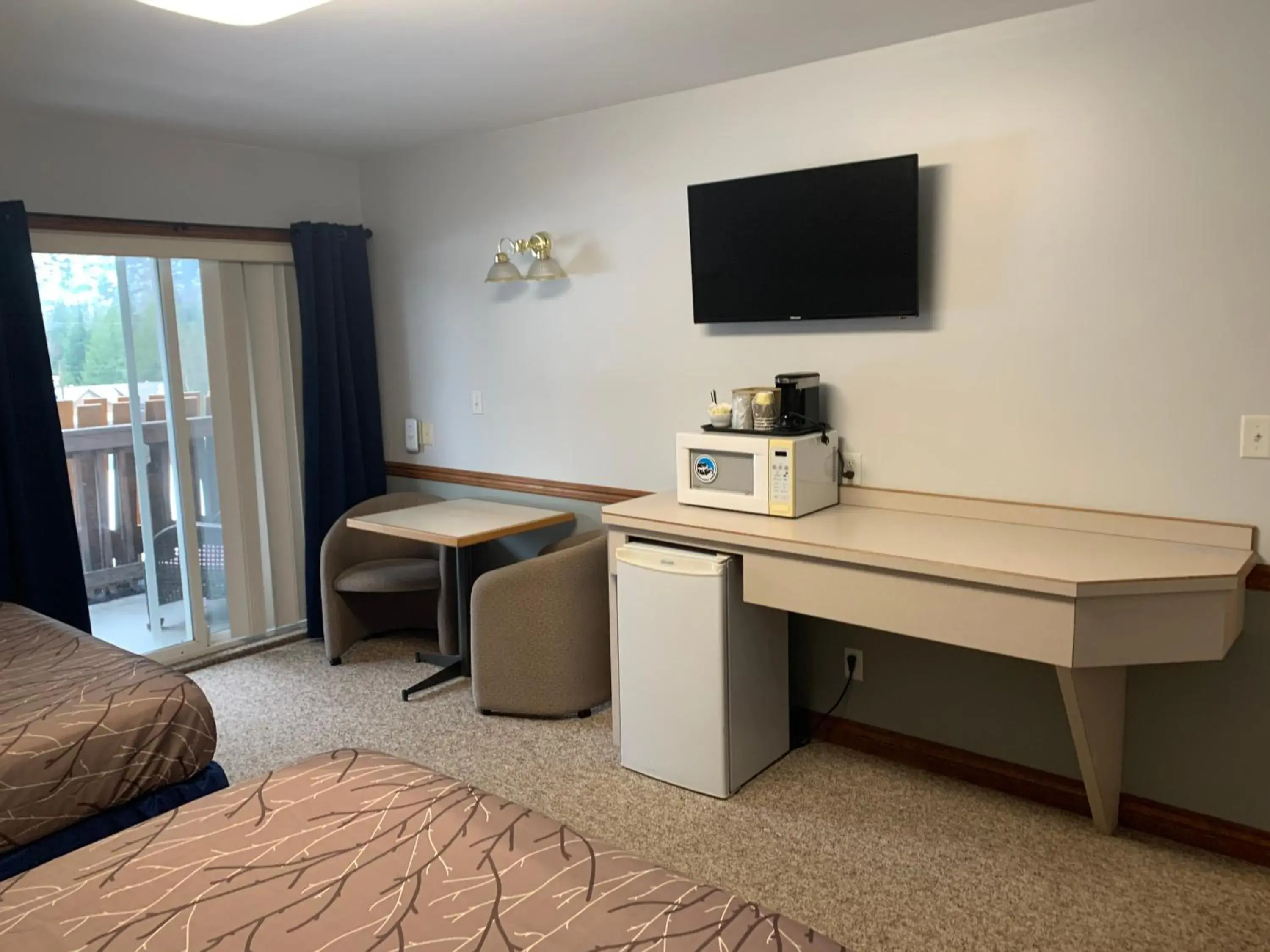 Quadruple Suite with Queen and Double Bed in Peaks Lodge Quadruple Suite with Queen and Double Bed in Peaks Lodge