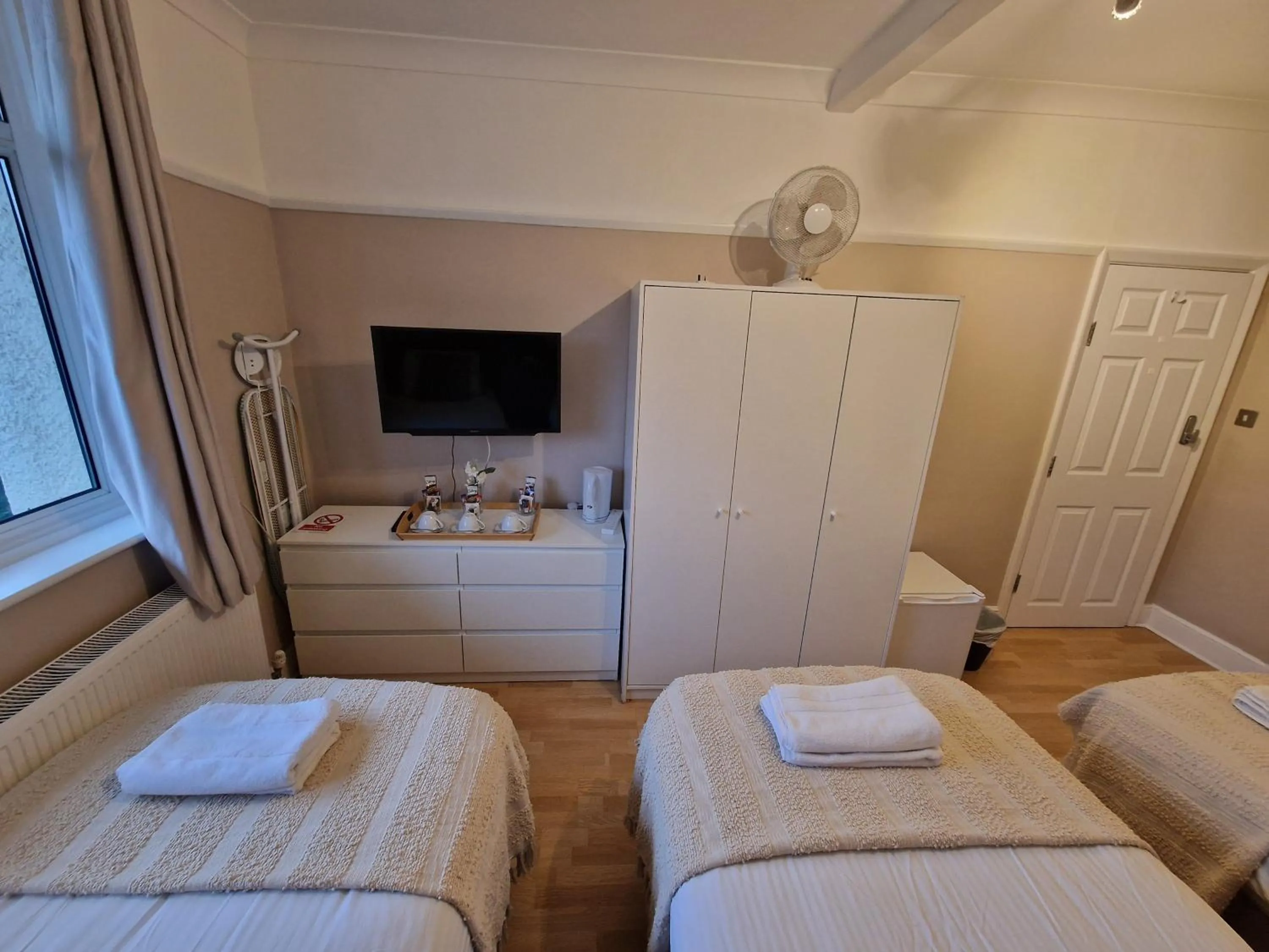 Bedroom, Bed in Kathleen House