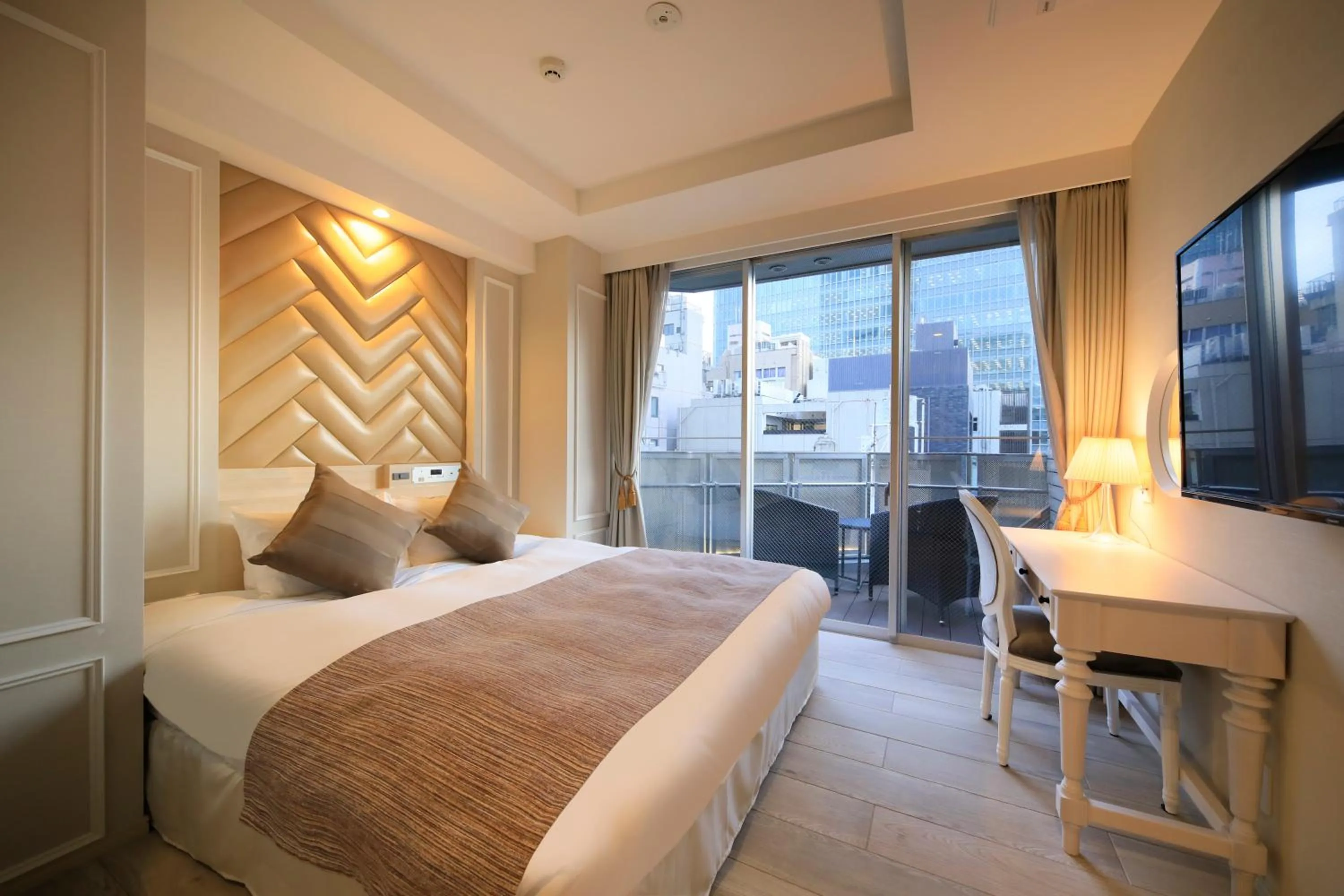 Photo of the whole room, Bed in Centurion Hotel Residential Akasaka Station