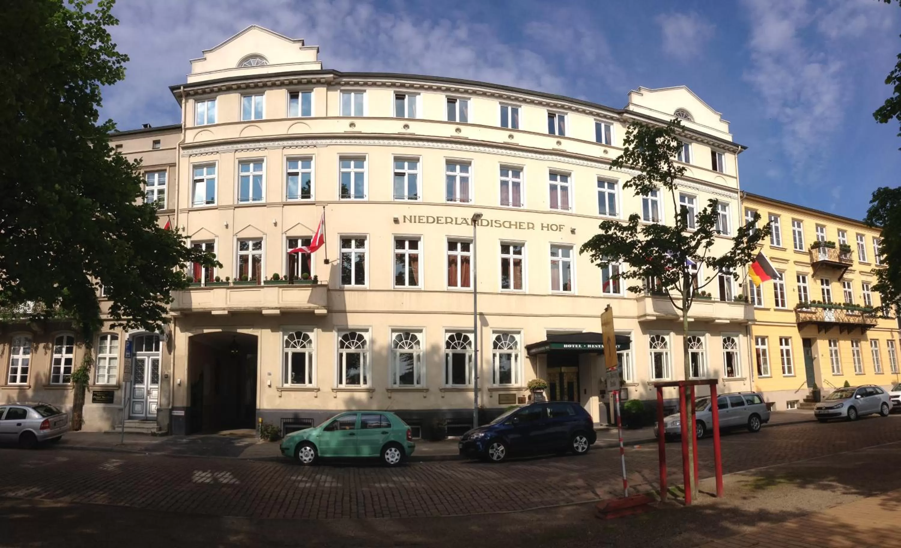 Property building in Hotel Niederländischer Hof