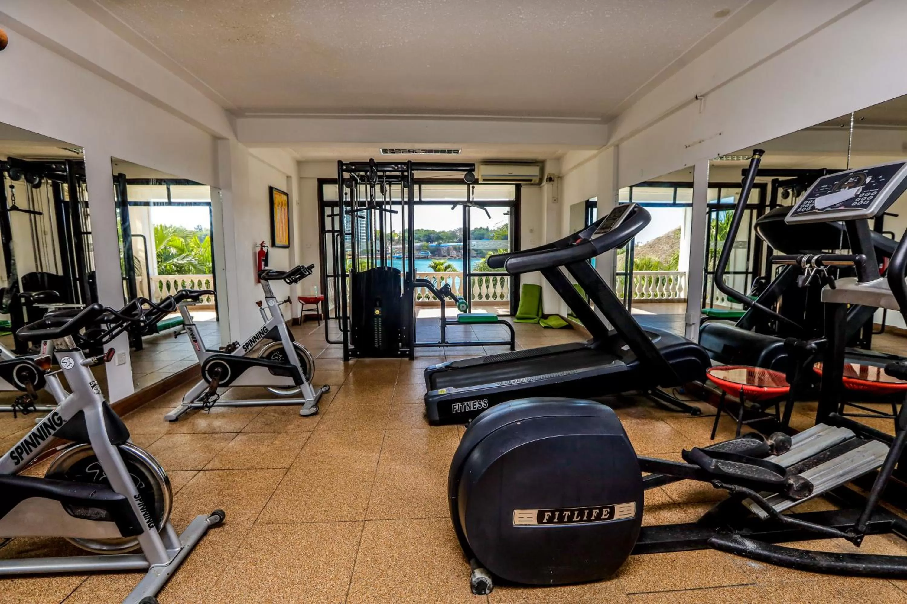 Fitness centre/facilities in CityBlue Creekside Hotel & Suites