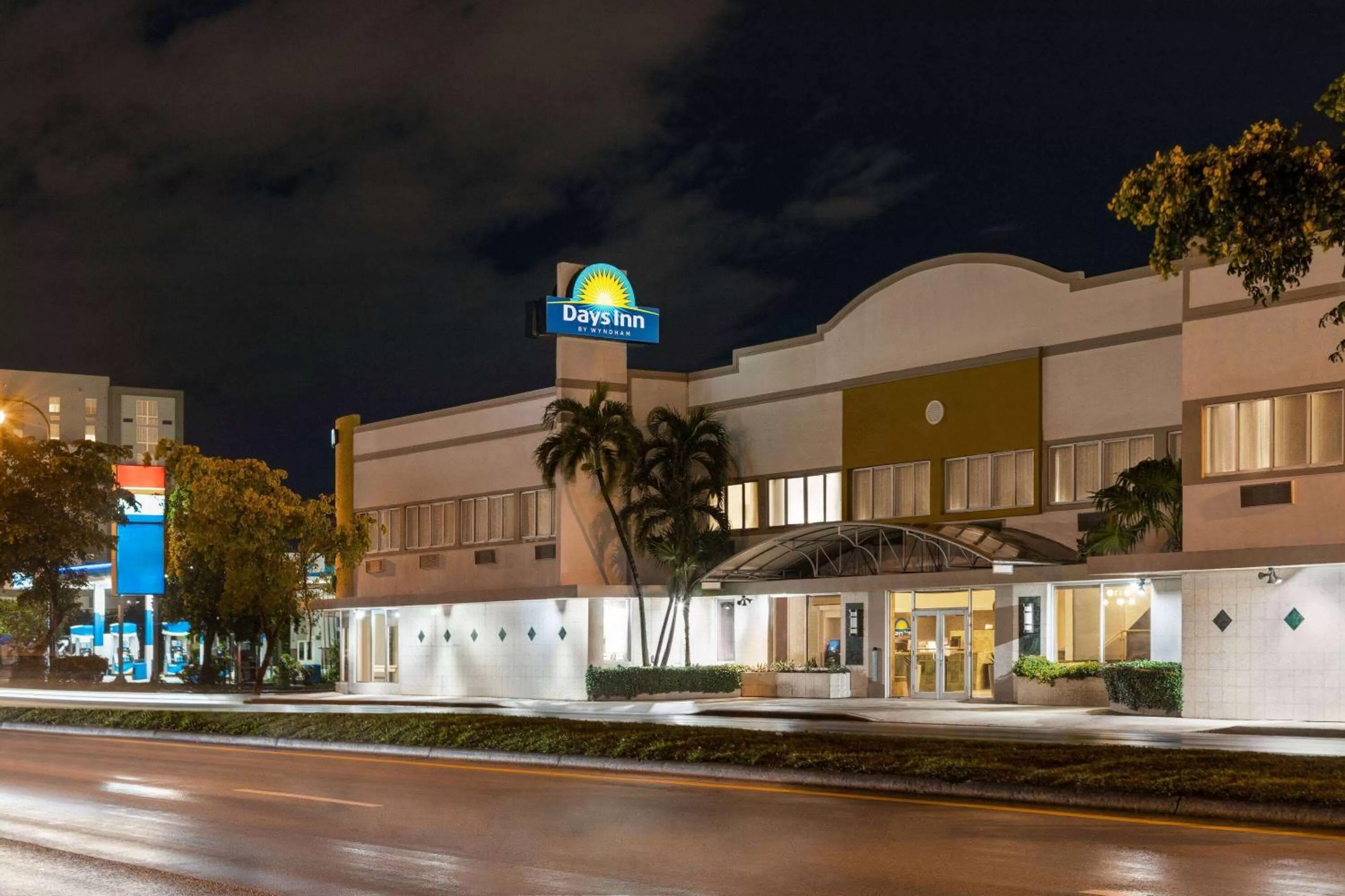 Property building in Days Inn by Wyndham Miami Airport North